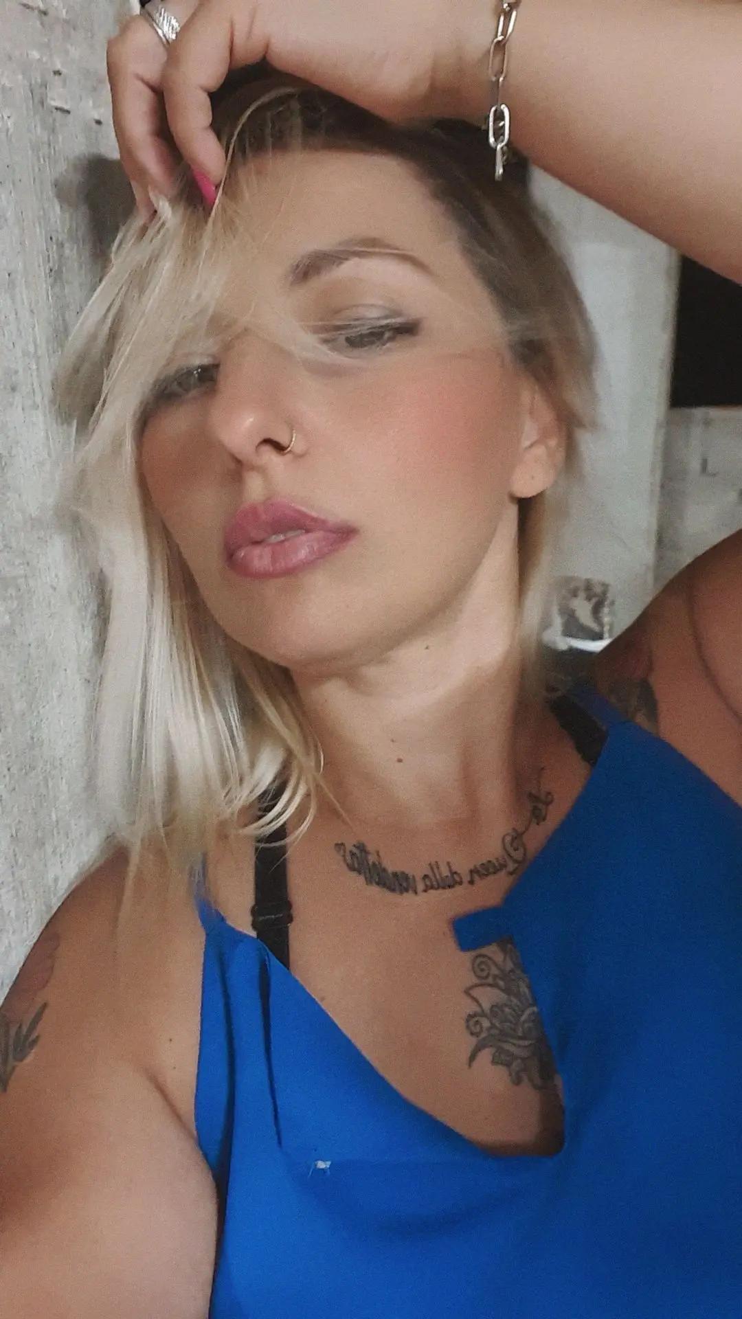 @Ɩą զųɛɛŋ ɖɛƖƖą ۷ɛŋɖɛɬɬą 👑🖤🔥