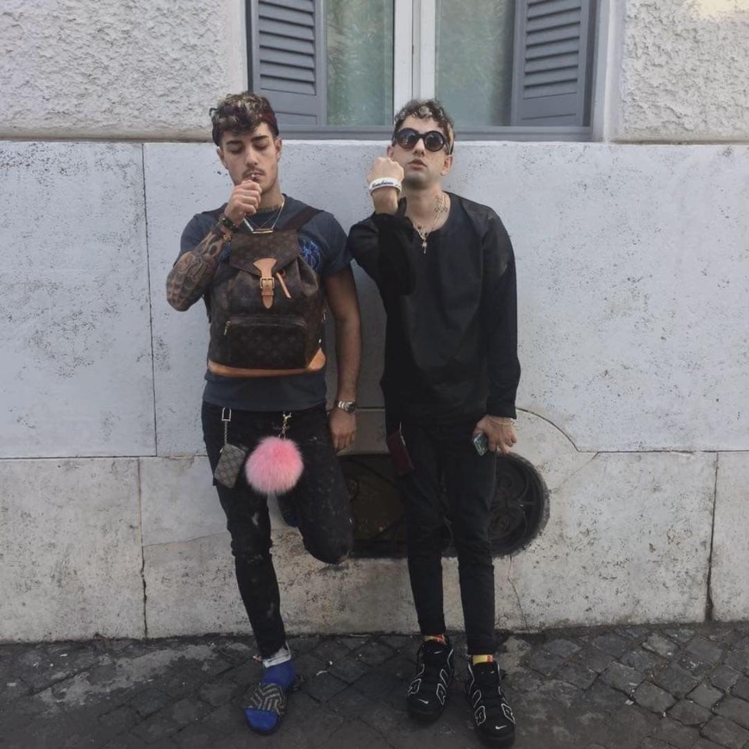 @🧟