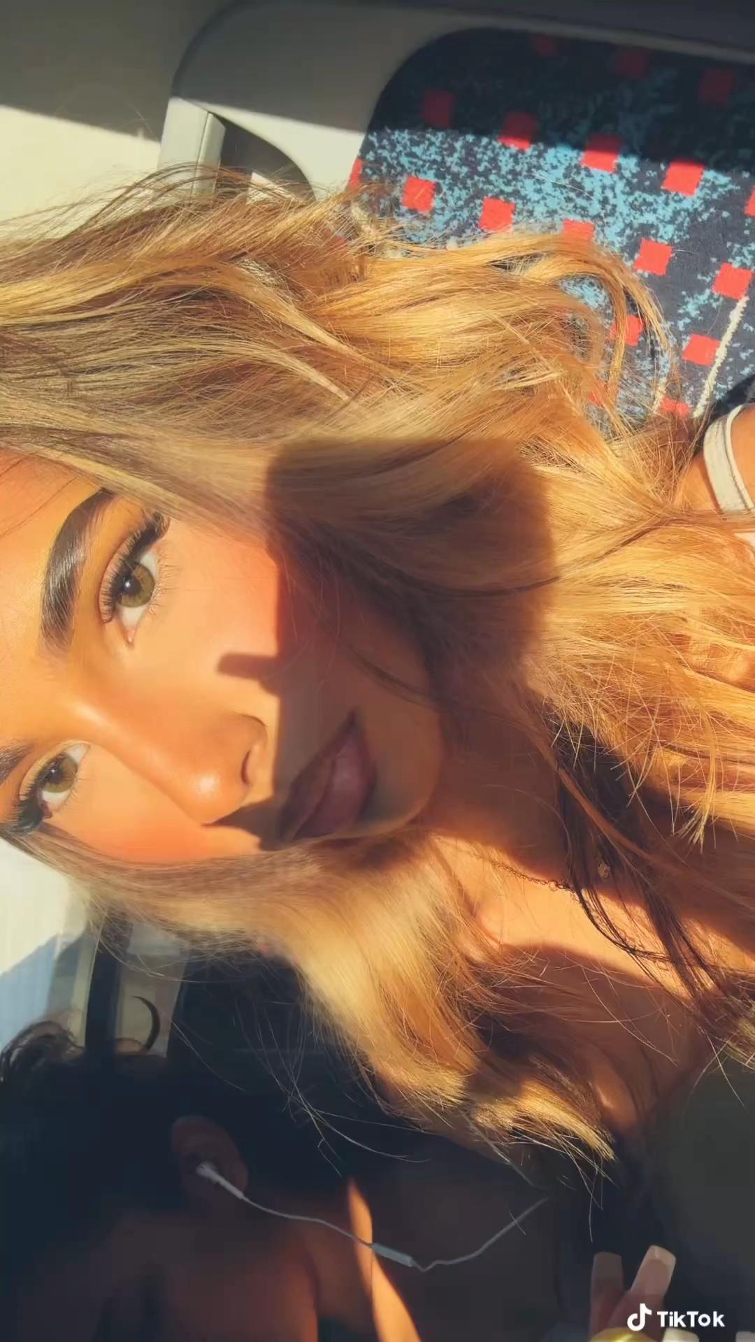 @𝒖𝒔𝒆𝒓.𝒉𝒆𝒍𝒆𝒏𝒂