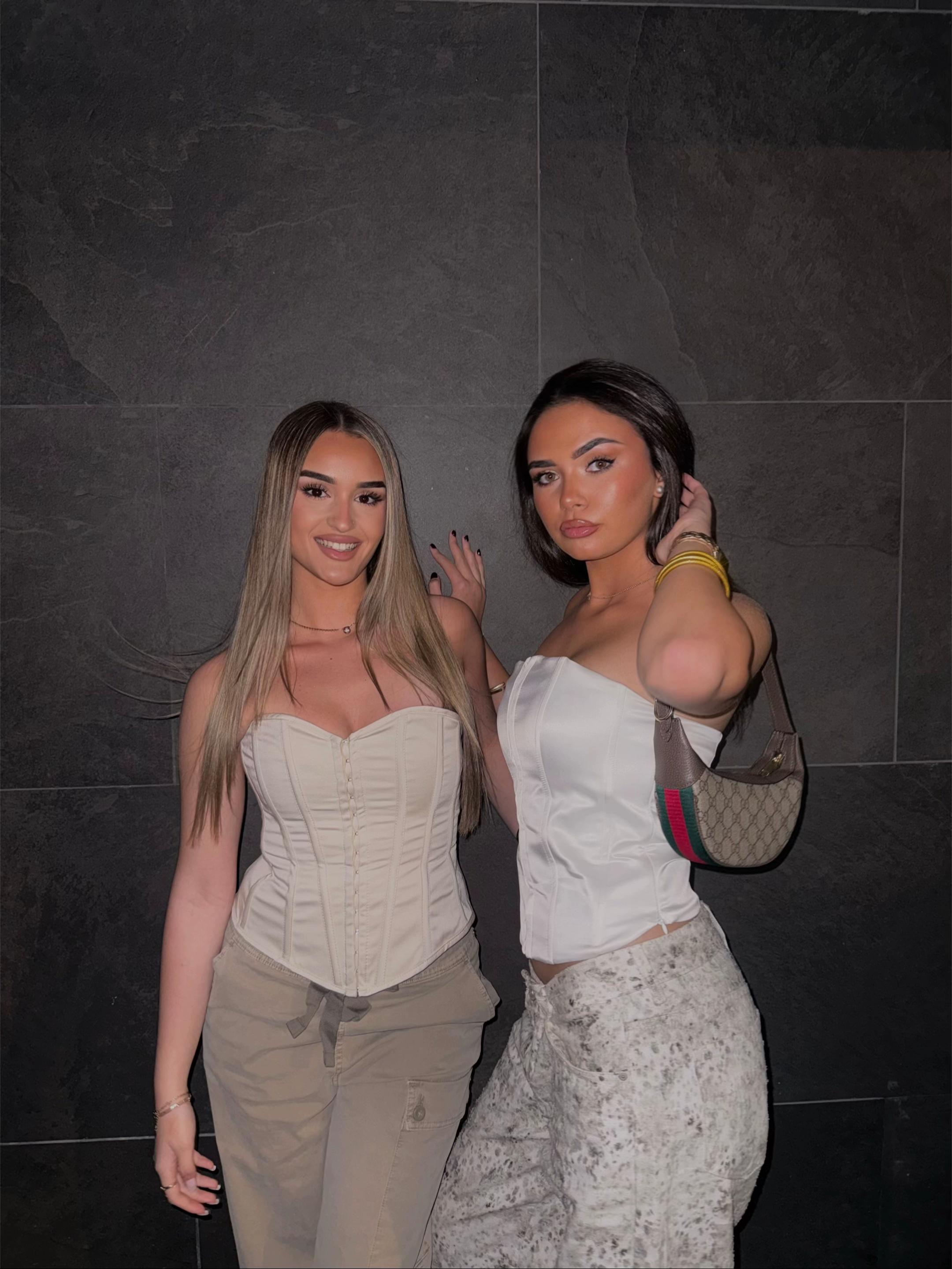 @elsaa.roomeroo