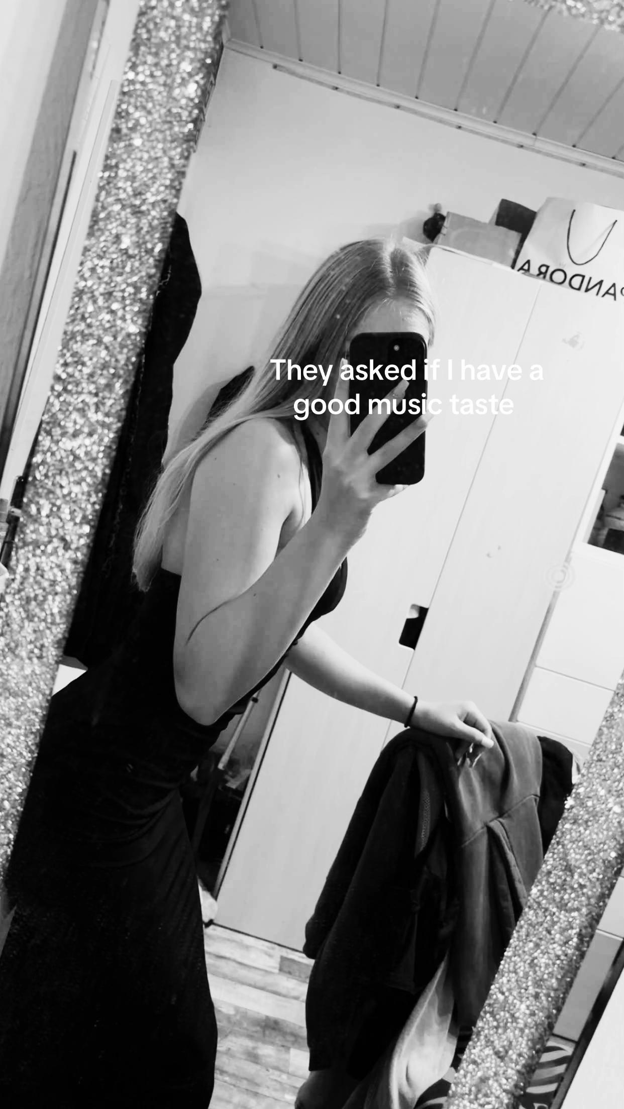 @𝐚𝐢𝐥𝐞𝐞𝐧