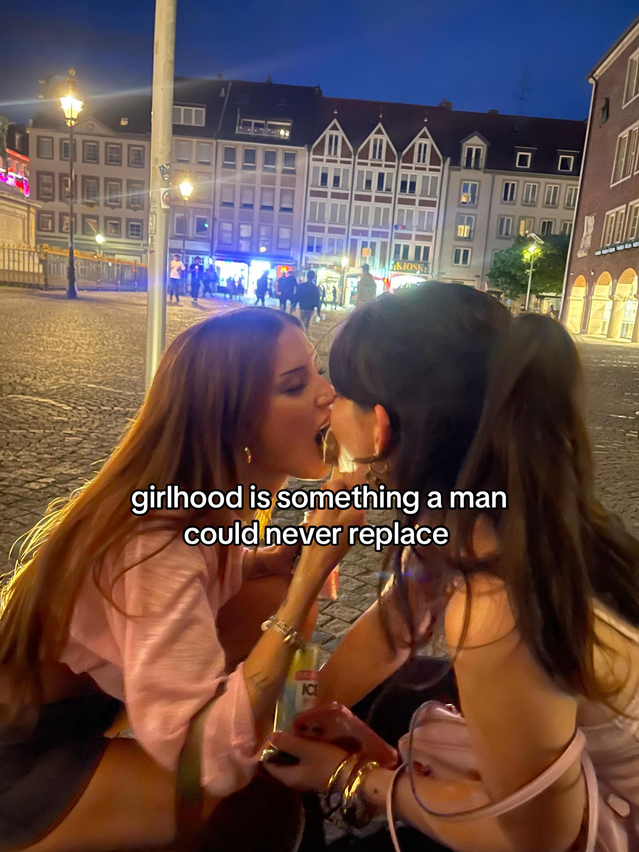 @Ronya ♱