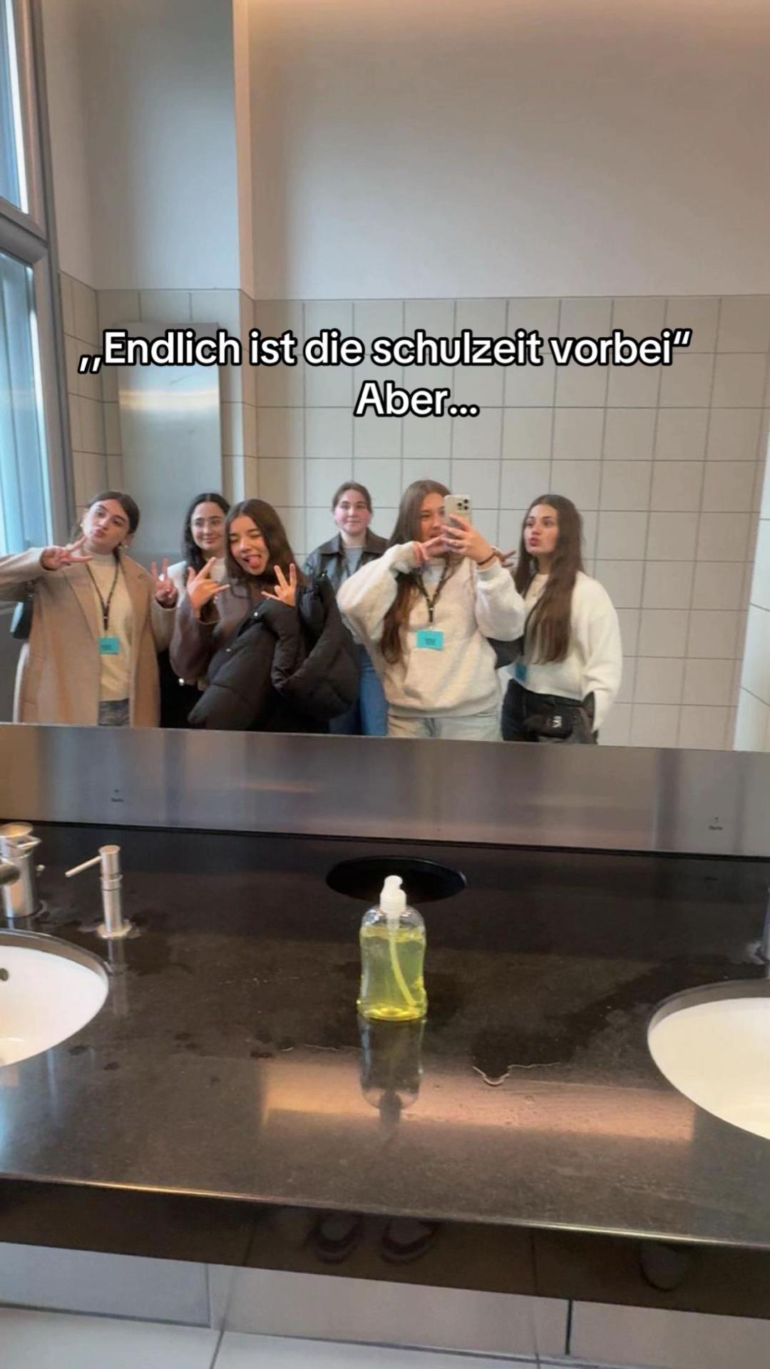 @💣