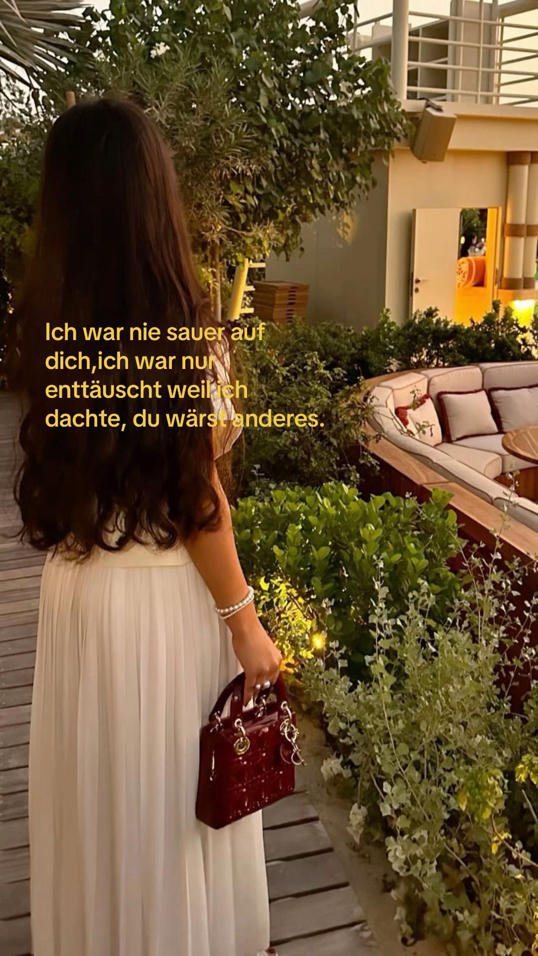 @𝓜𝒆𝒍𝒊𝒔𝒔𝒂 🩶