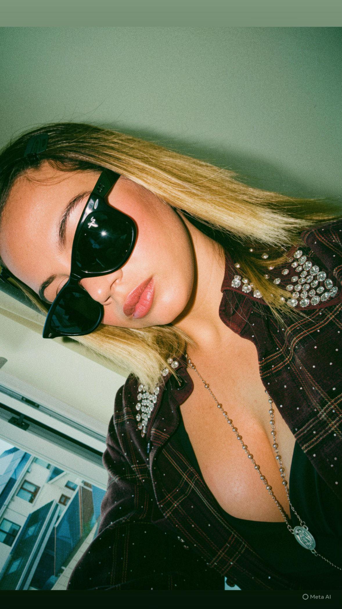 @𝒟🍒