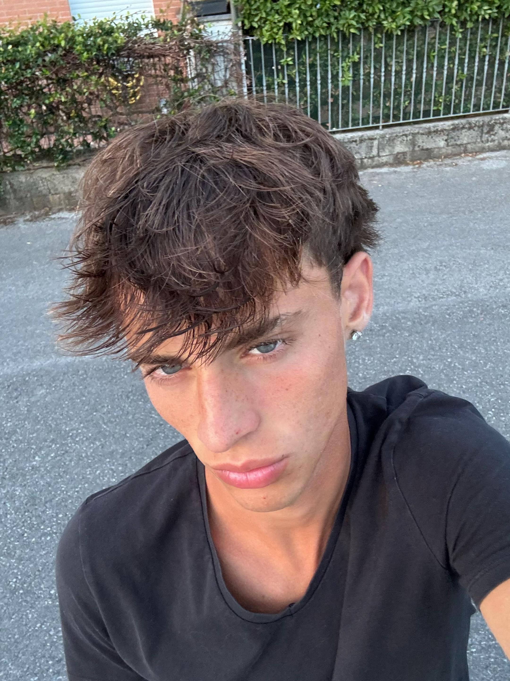 @𝑨 𝑳 𝑬 ♛