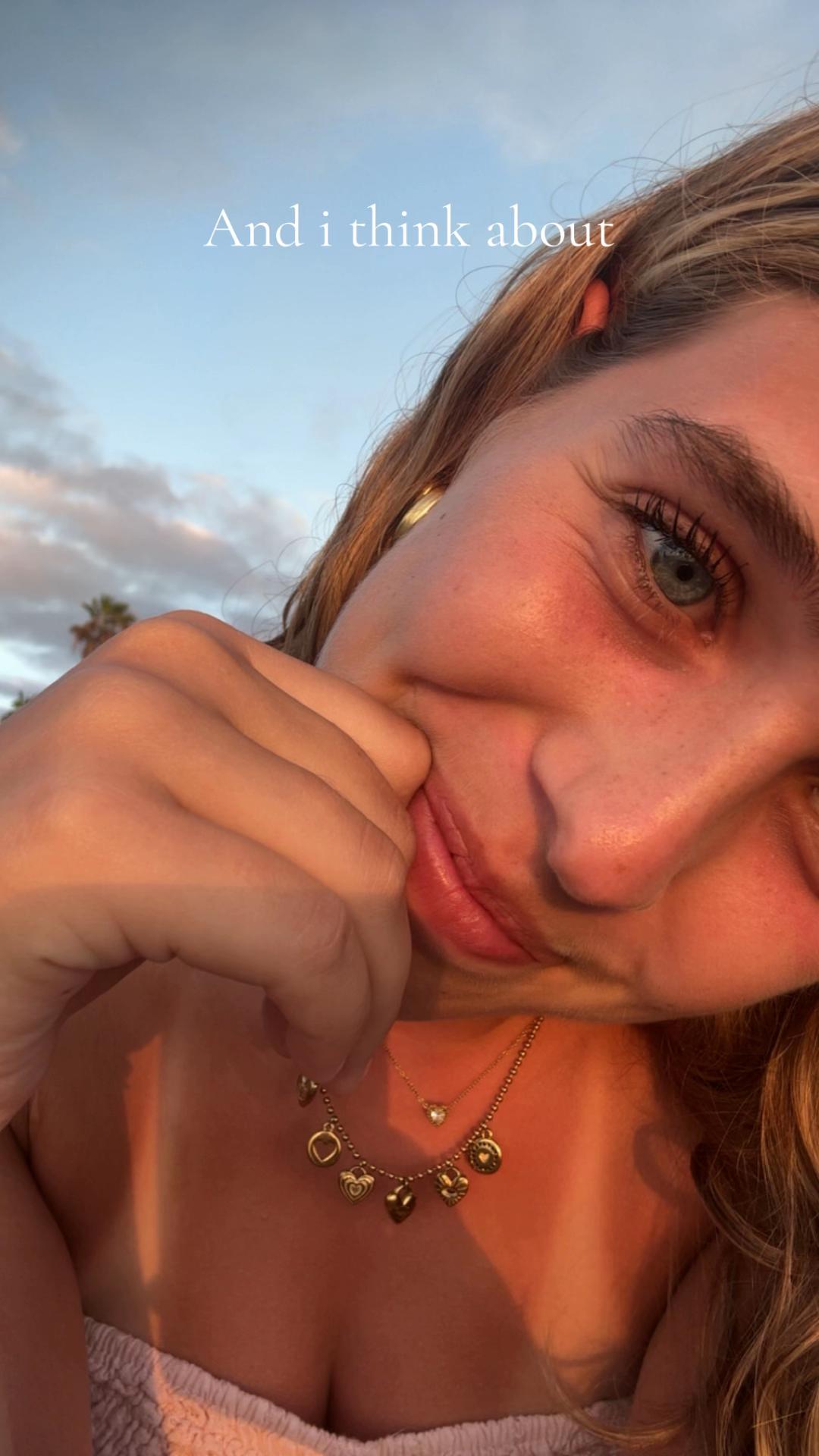 @✌️✌️