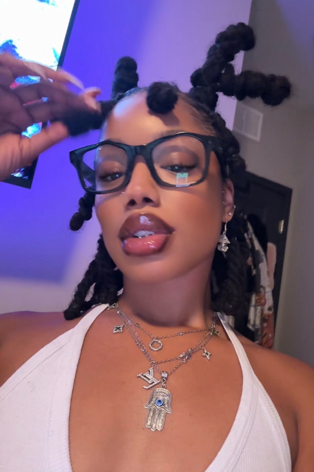 @manipostswhatever