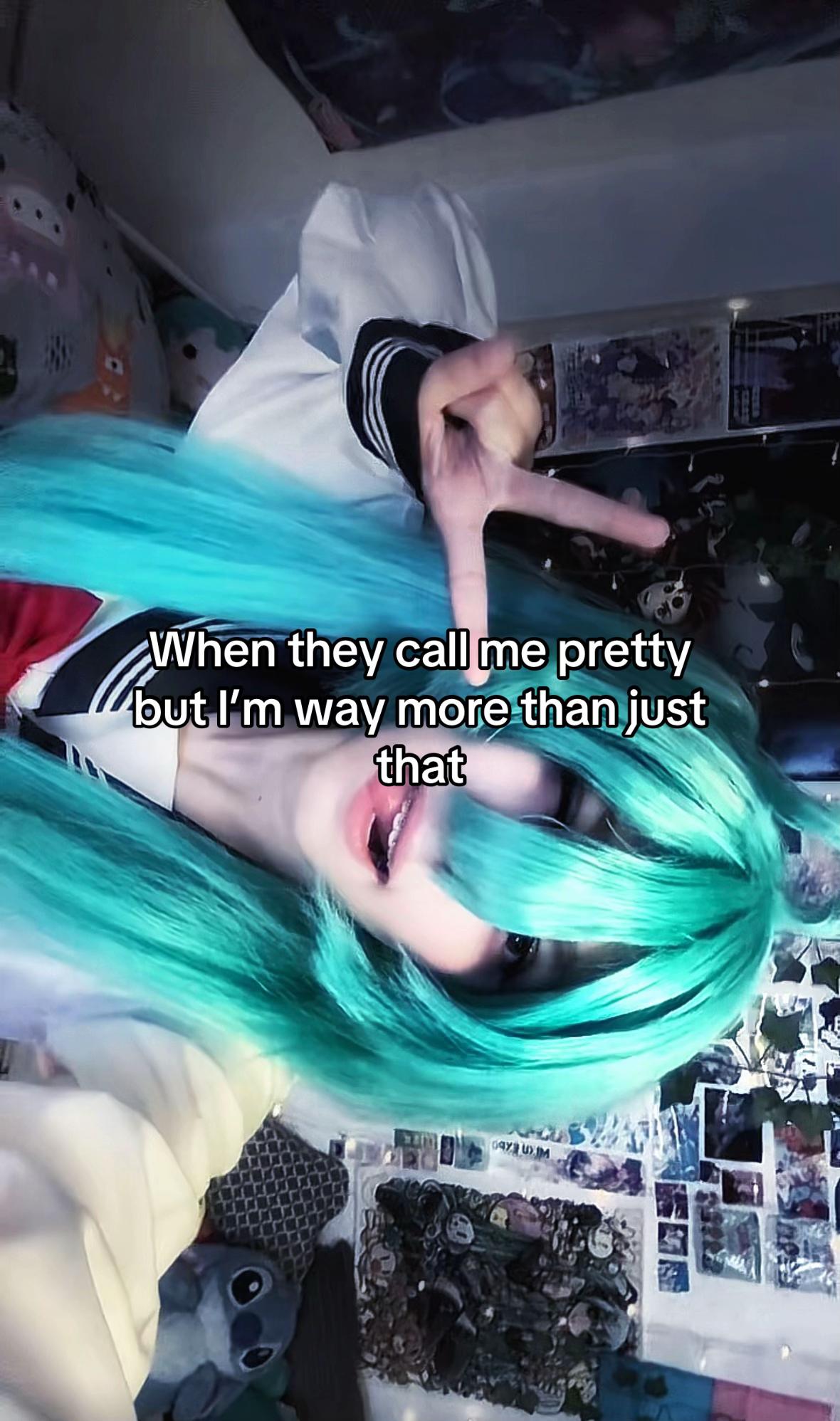 @Hatsunemikughg