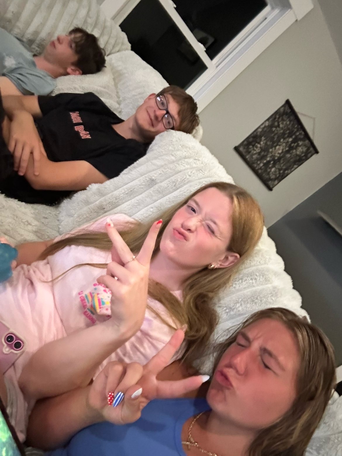 @🤫
