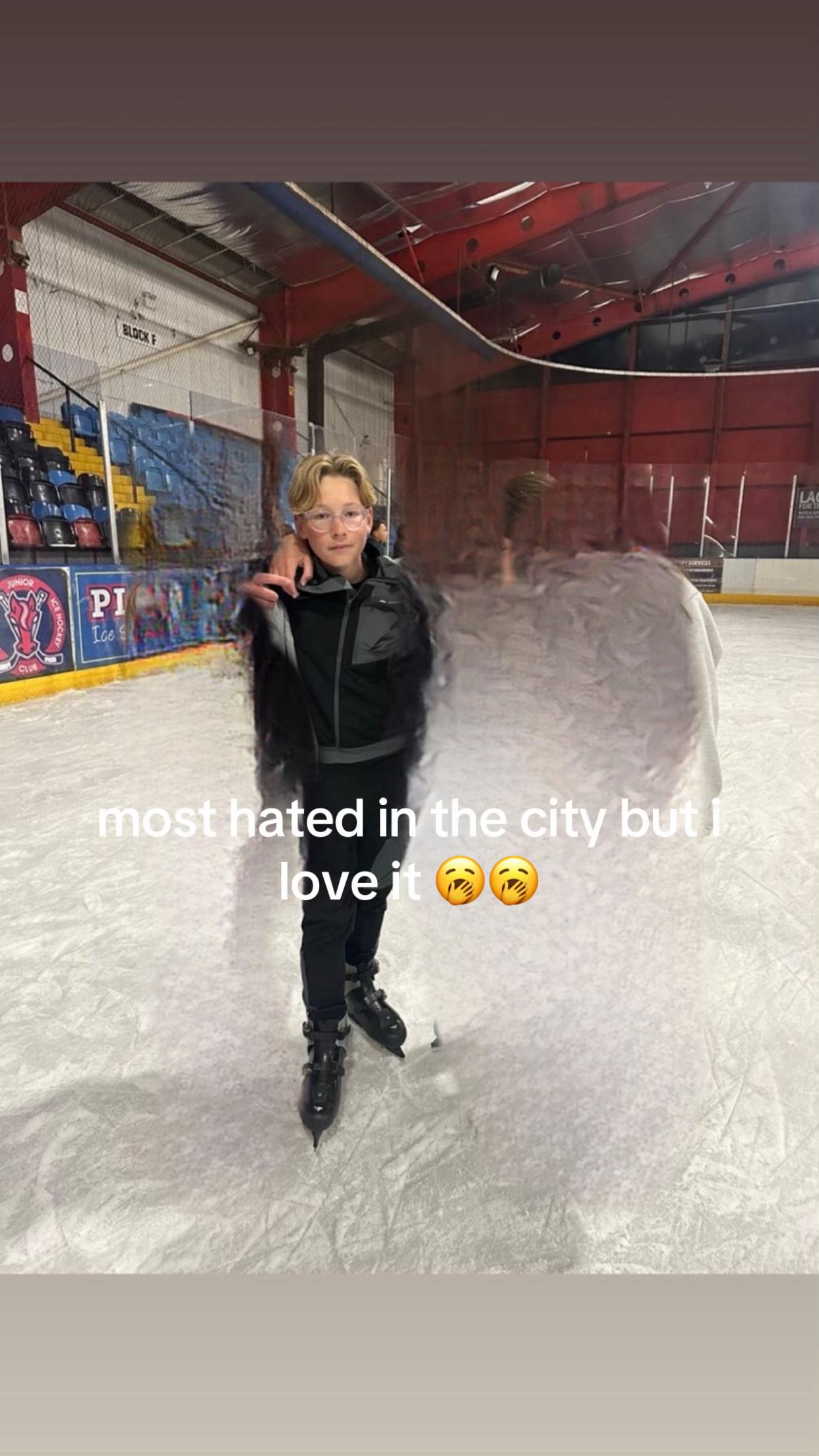 @👤