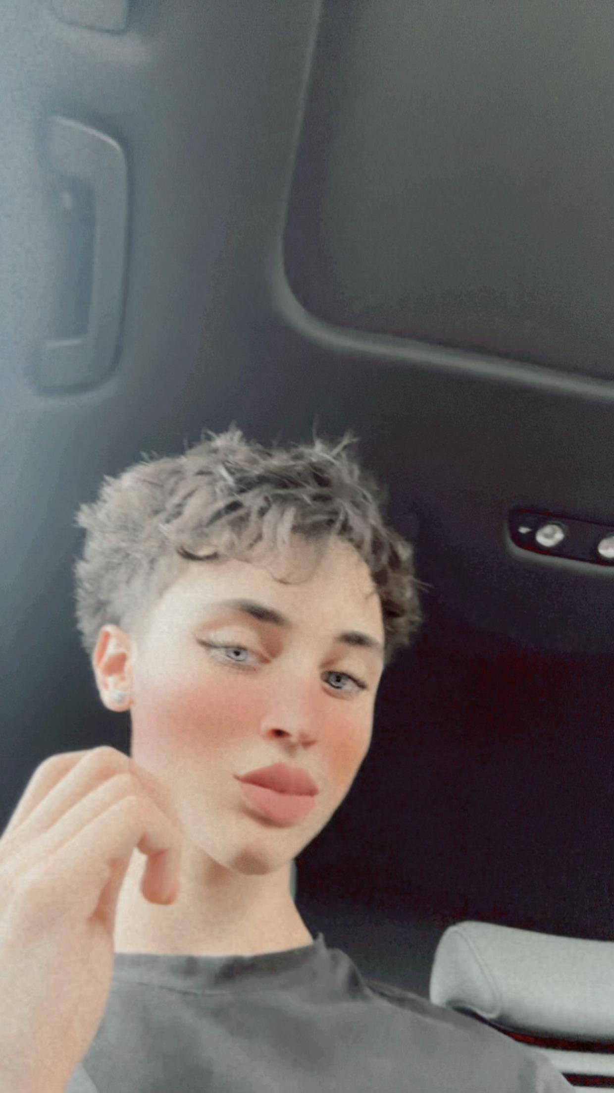 @🫰