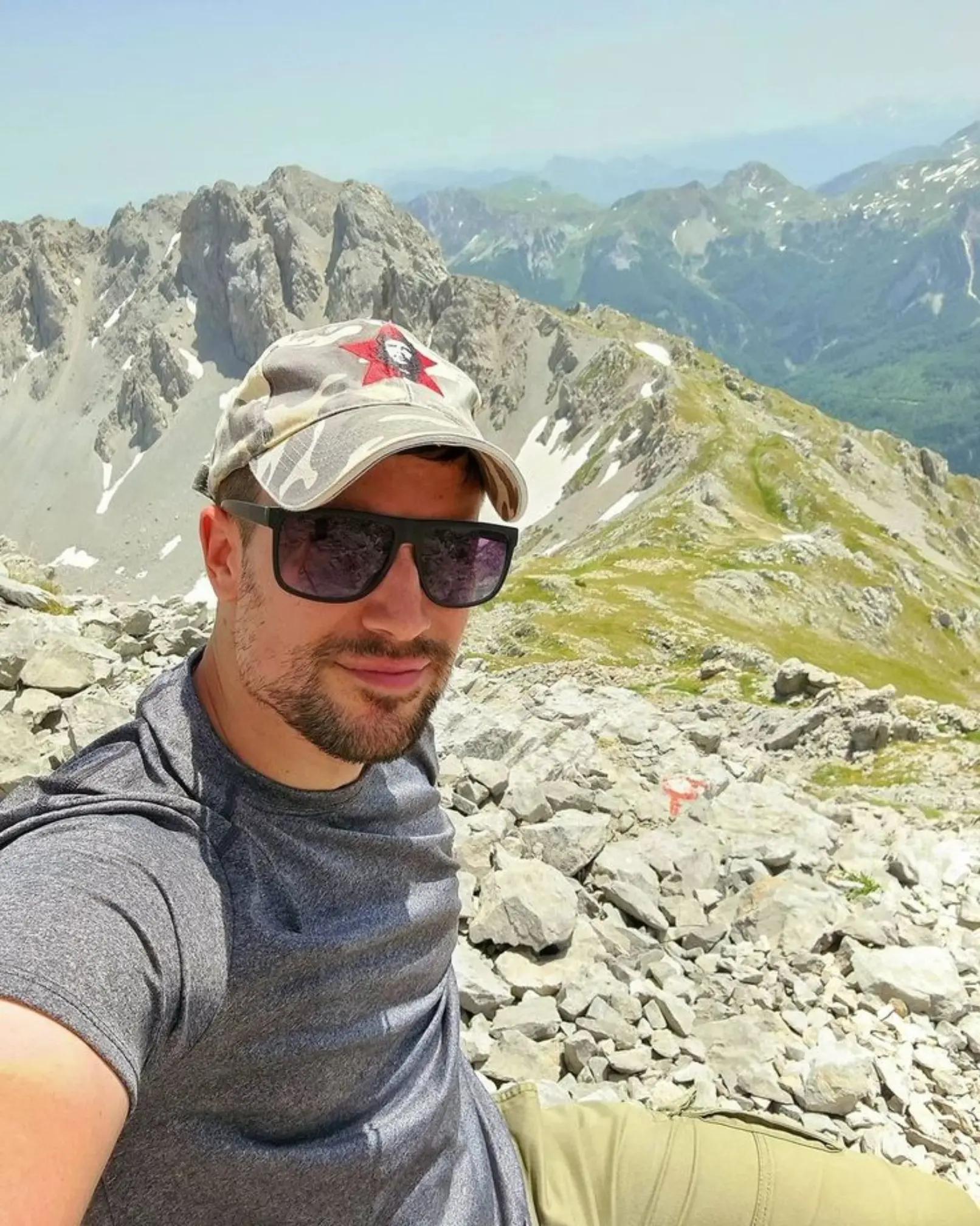 @DR. VASILIJE VUJOVIC