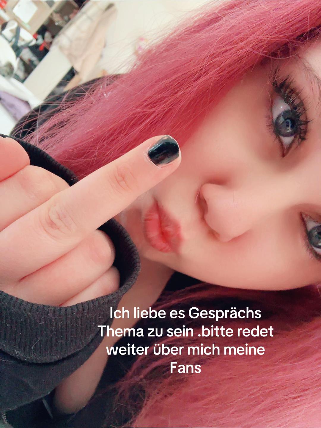 @Beccy🦋۶ৎ