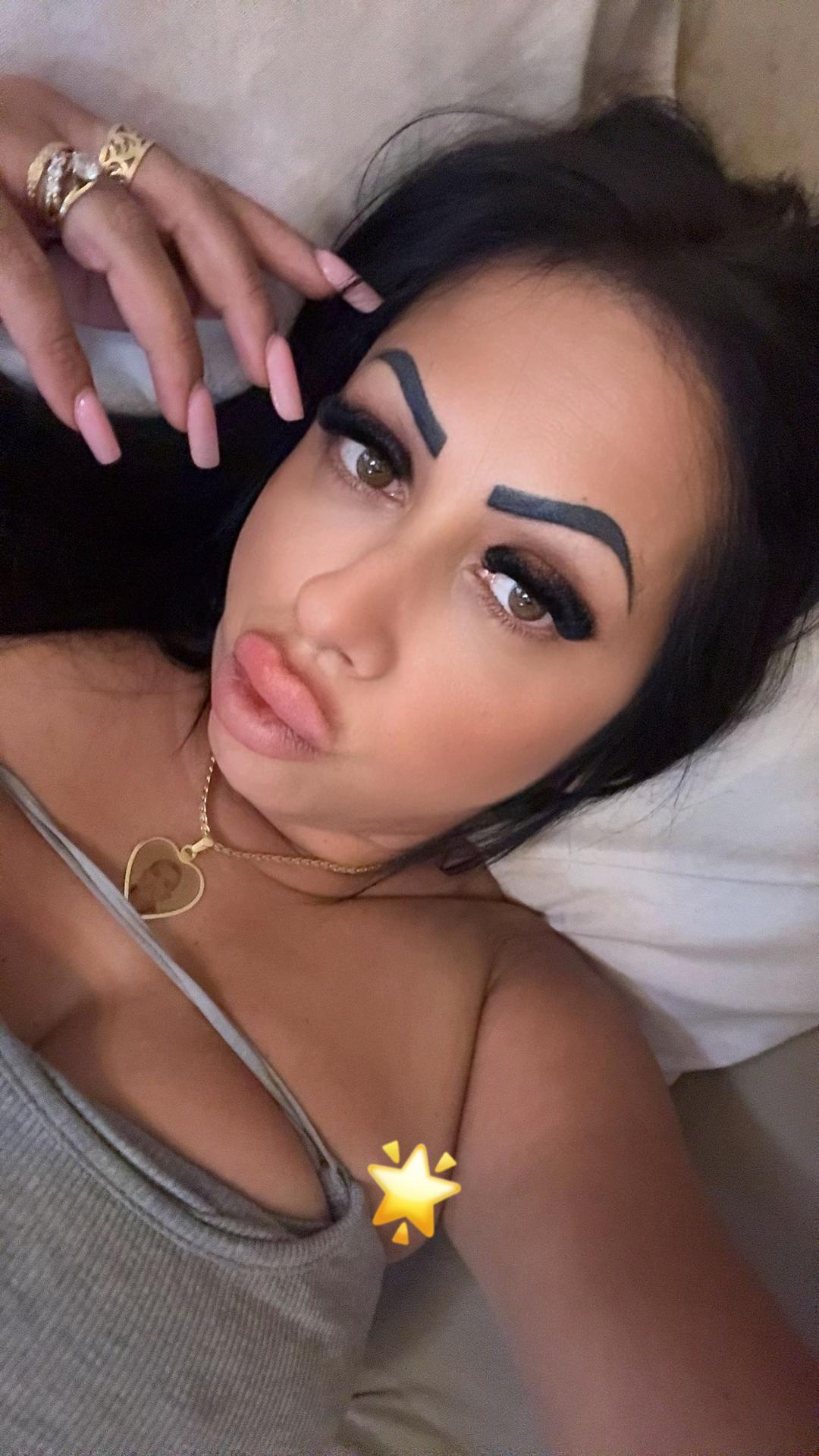 @𝓒𝓸𝓷𝓬𝔂 𝓜𝓲𝓬𝓱𝓲💘