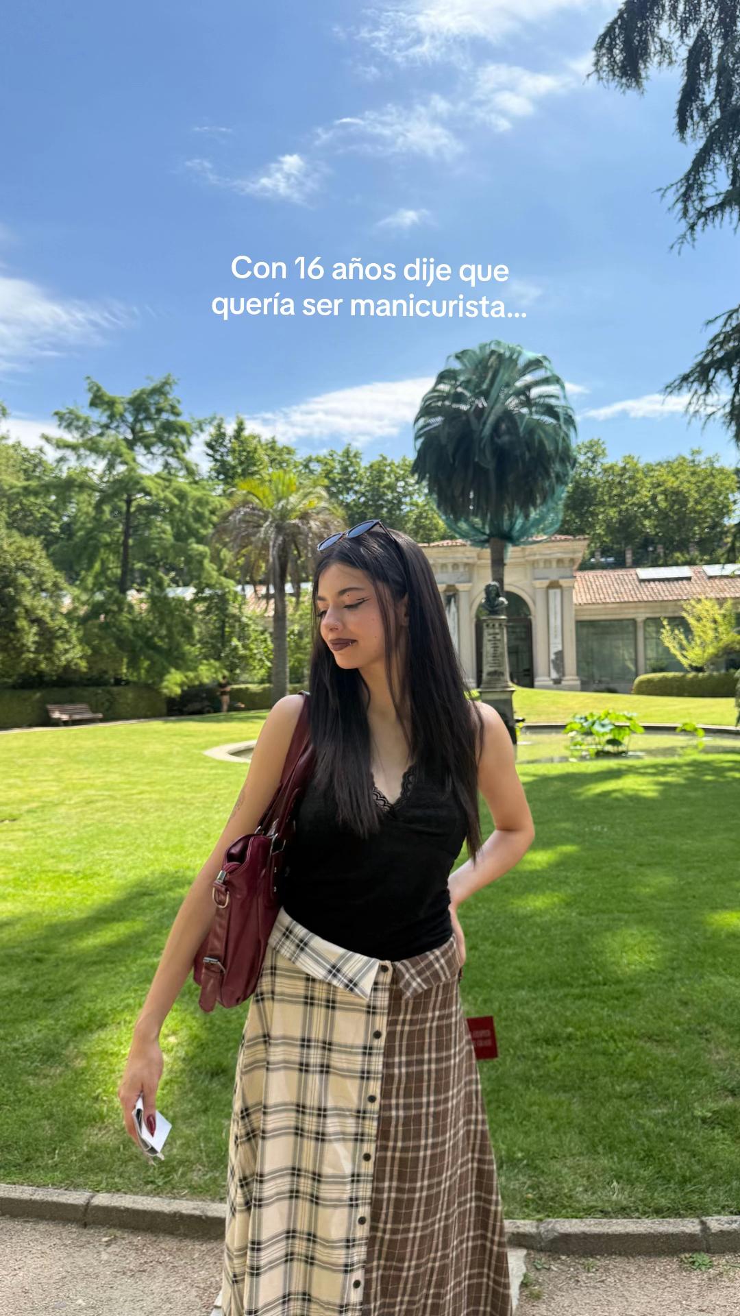 @minadamnnailz
