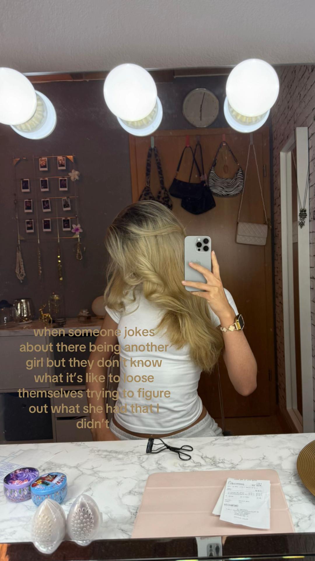 @𝐲𝐨𝐮𝐫 𝐩𝐥𝐚𝐜𝐞 :)