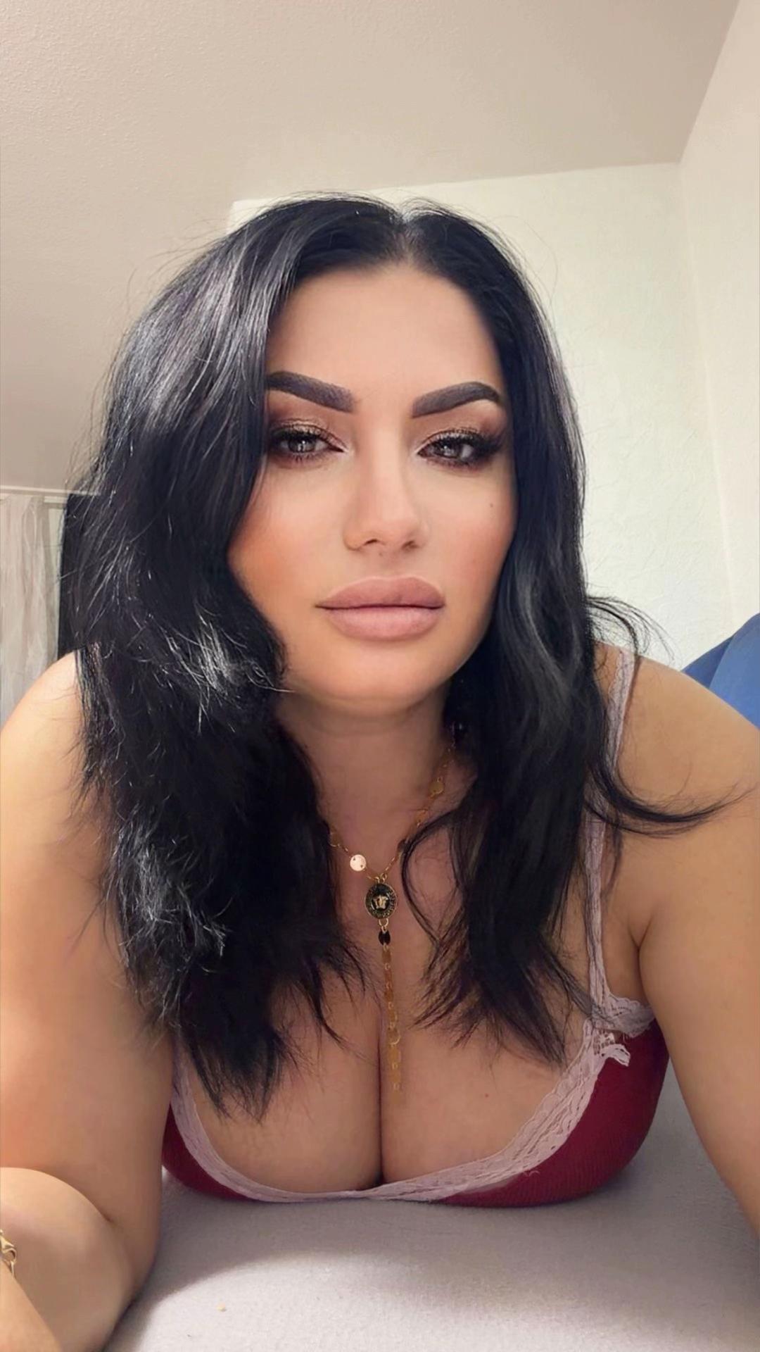 @Manuela Elena