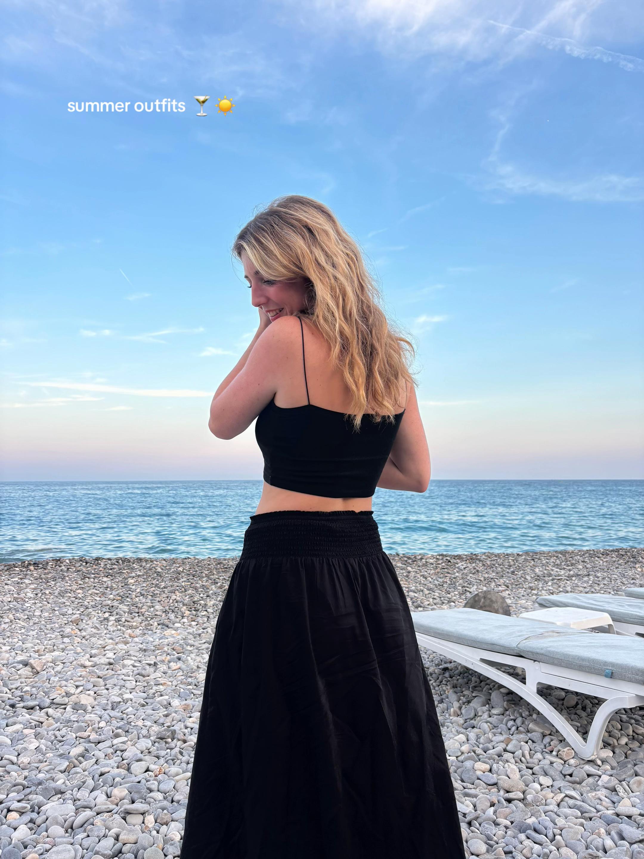 @zoebereal 🫶🏻☀️🥂🌊