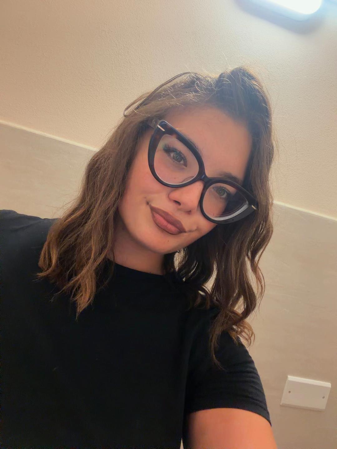 @😇