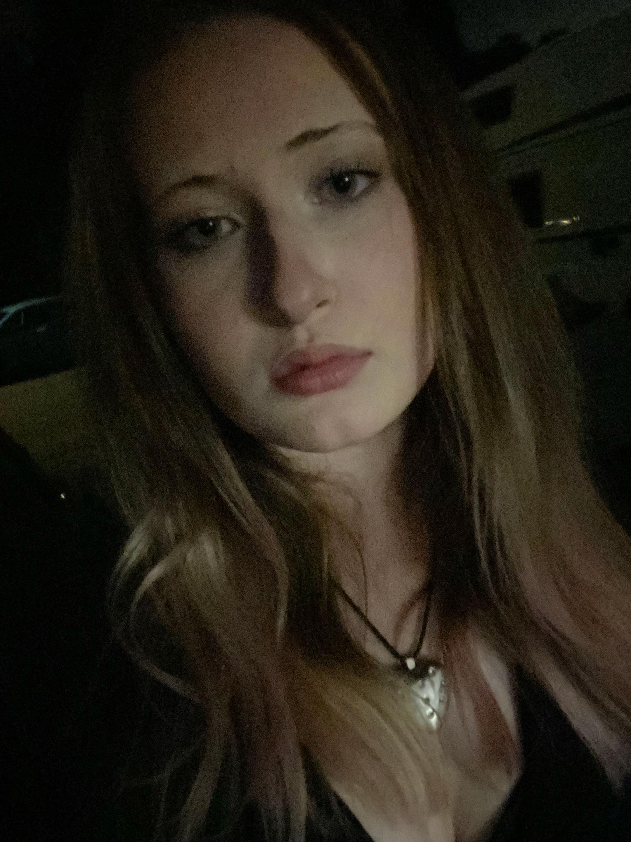 @😸