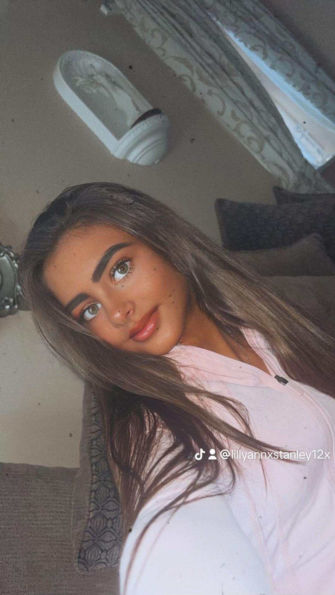 @𝑳𝒊𝒍𝒍𝒚𝒂𝒏𝒏💋