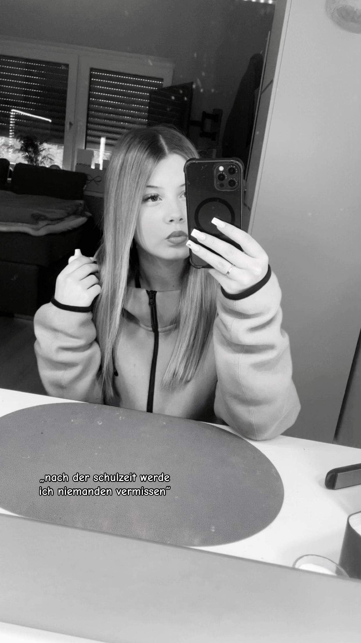 @𝐞𝐦𝐦𝐚