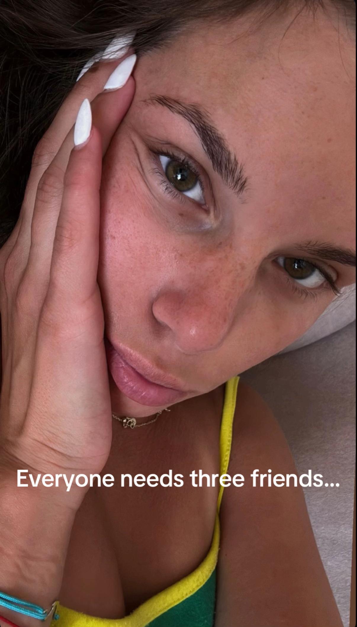 @elenorasoda