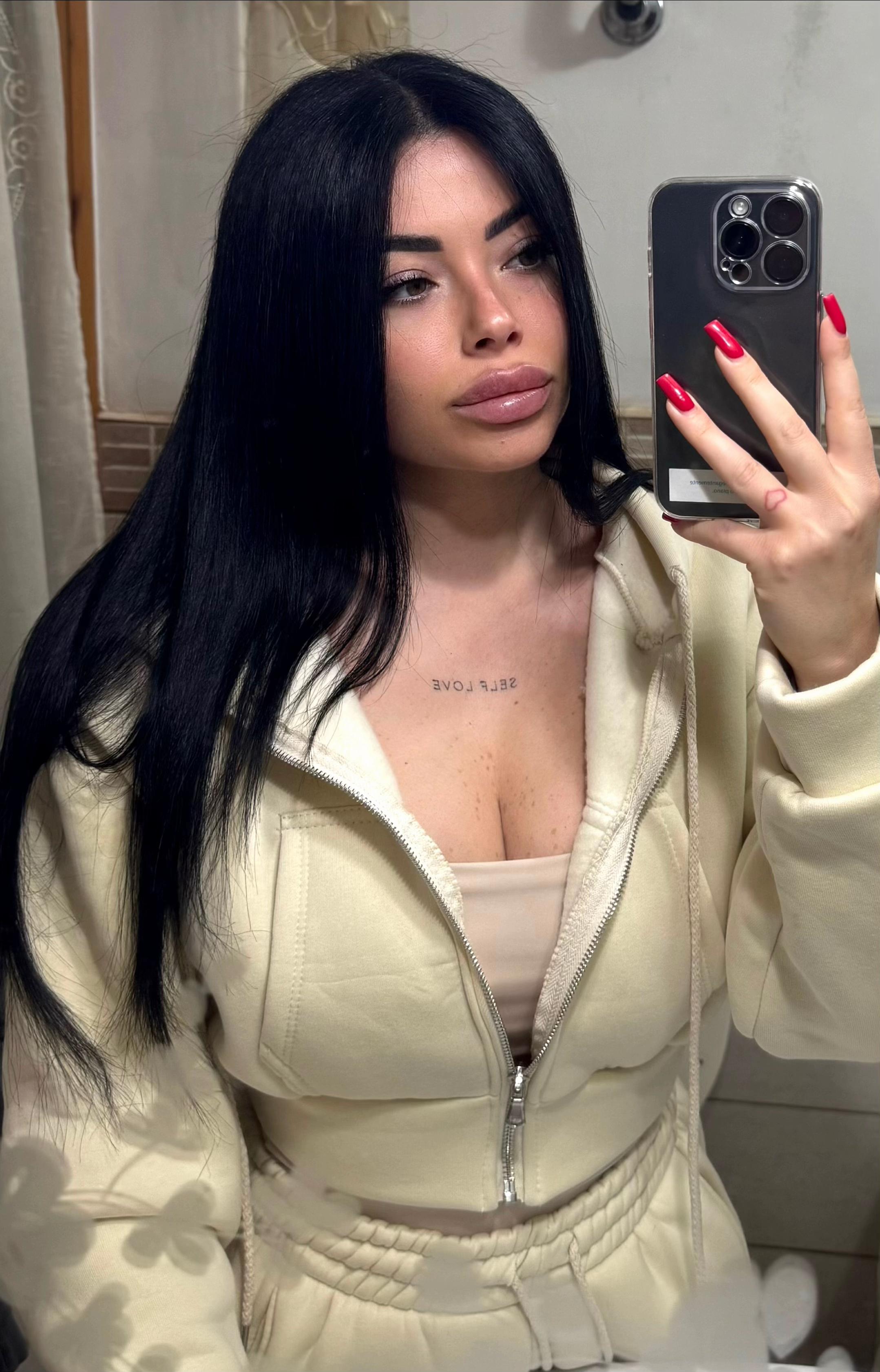 @𝑹ó 𝑷𝒆𝒕𝒓𝒂𝒈𝒍𝒊𝒂🌹