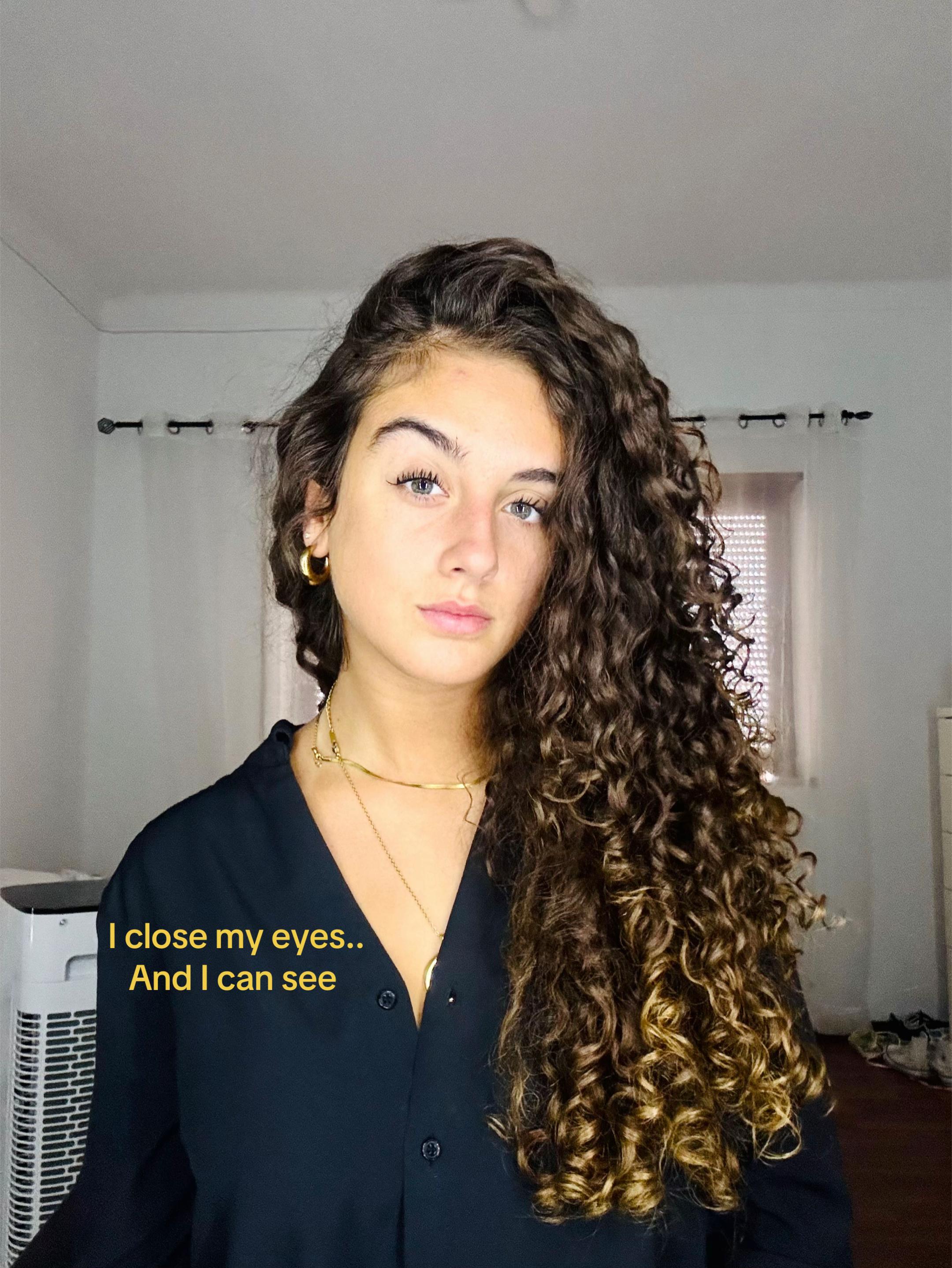 @laratorrez_