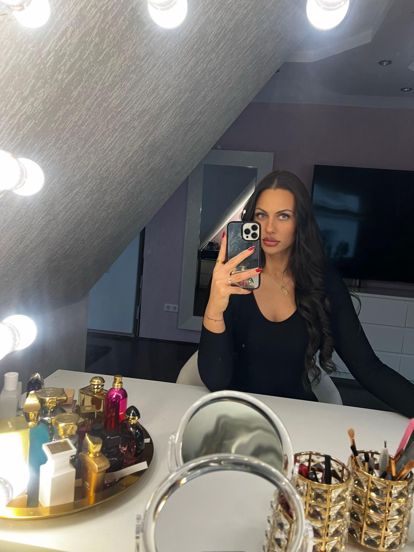 @Irena_