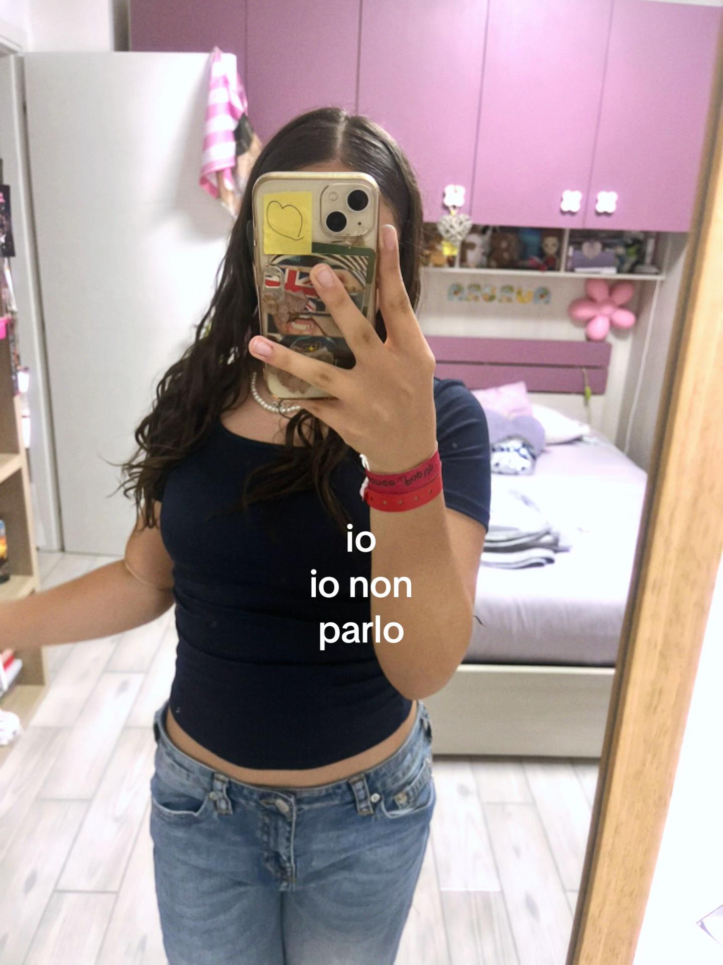 @𝓻𝓸𝓻𝓸𝓫𝓸𝓸𝓴𝓼𝓱𝓮𝓵𝓯⭐️🎫