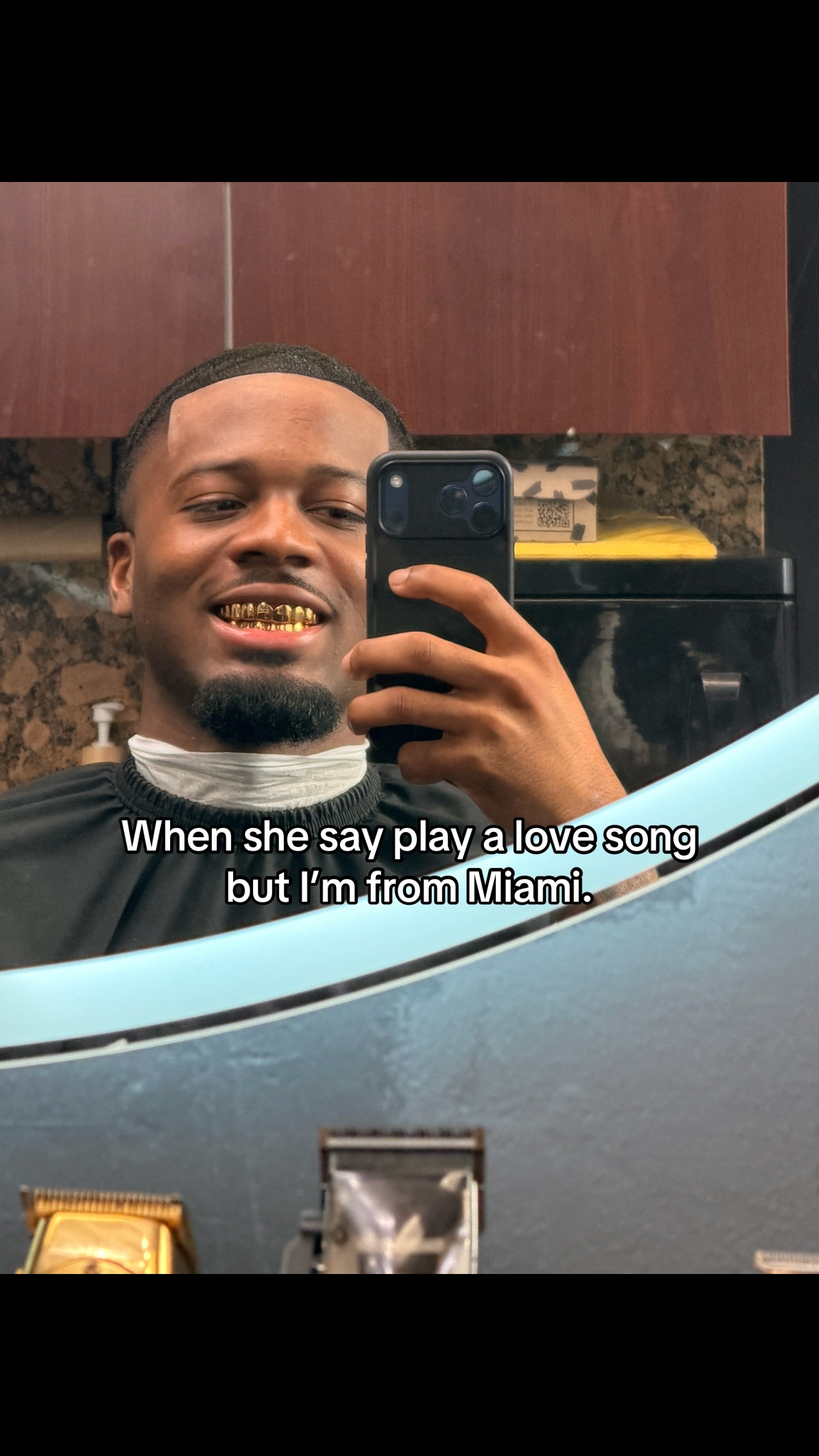 @👾