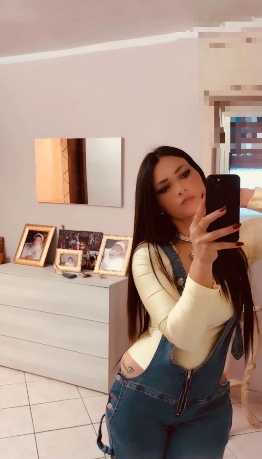 @Rosy G.🤍🦋Ti segue.