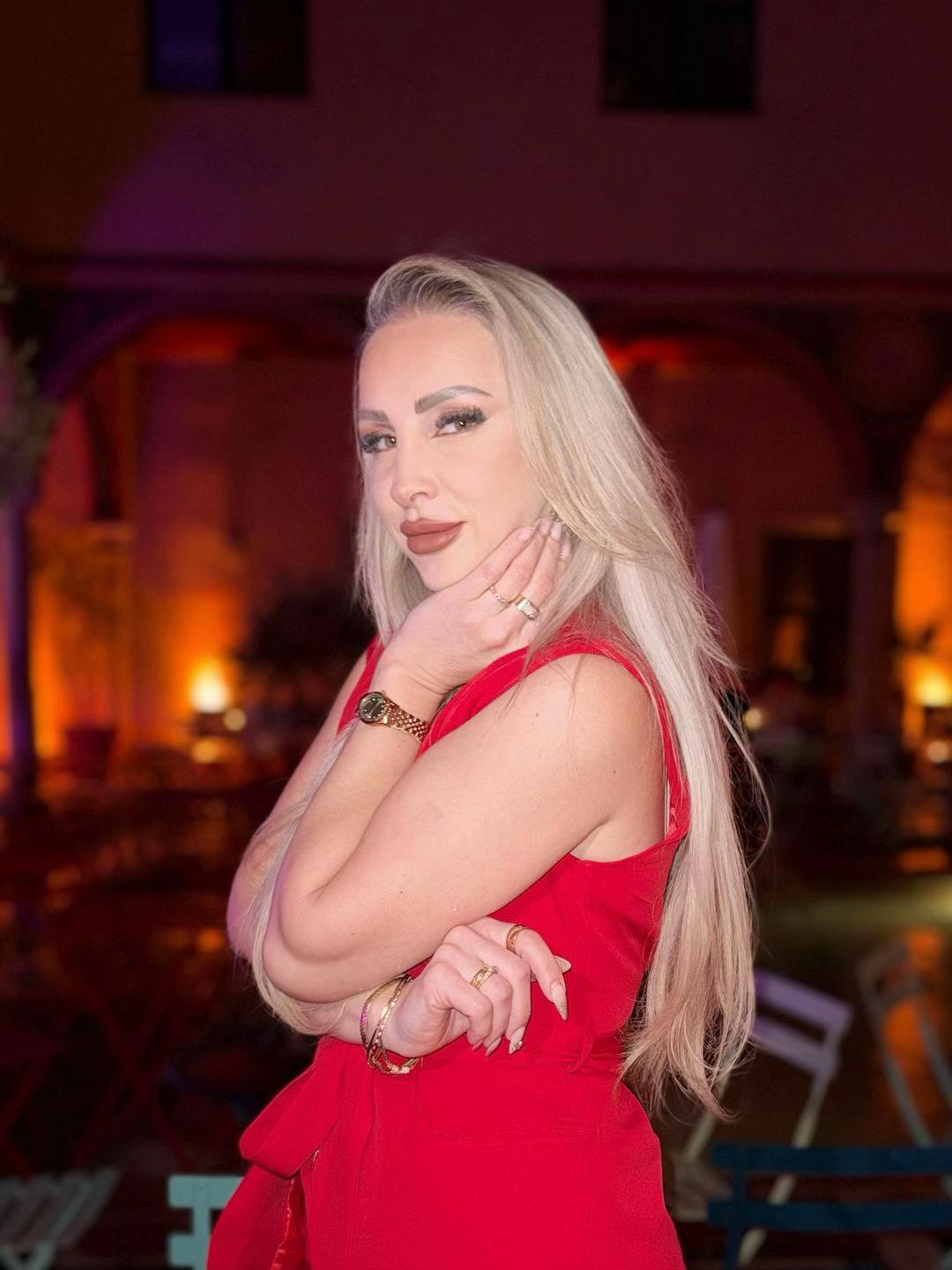 @SimplyChic