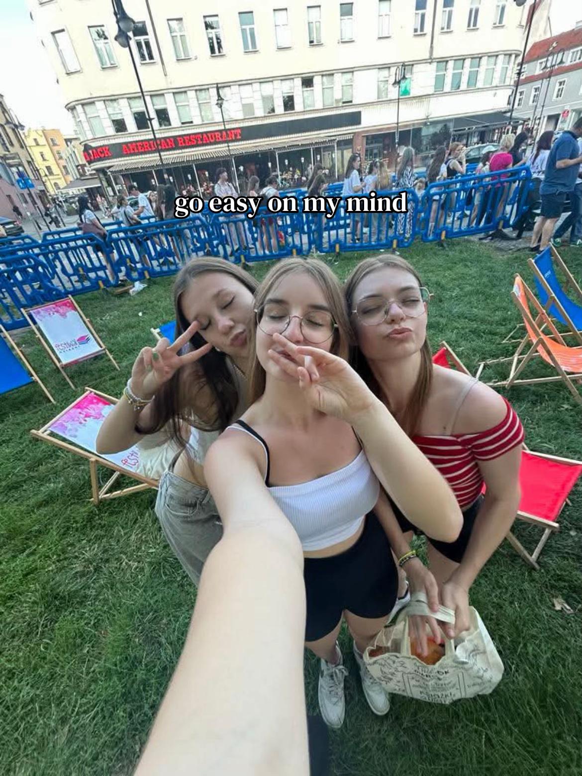 @bookswithcookie_