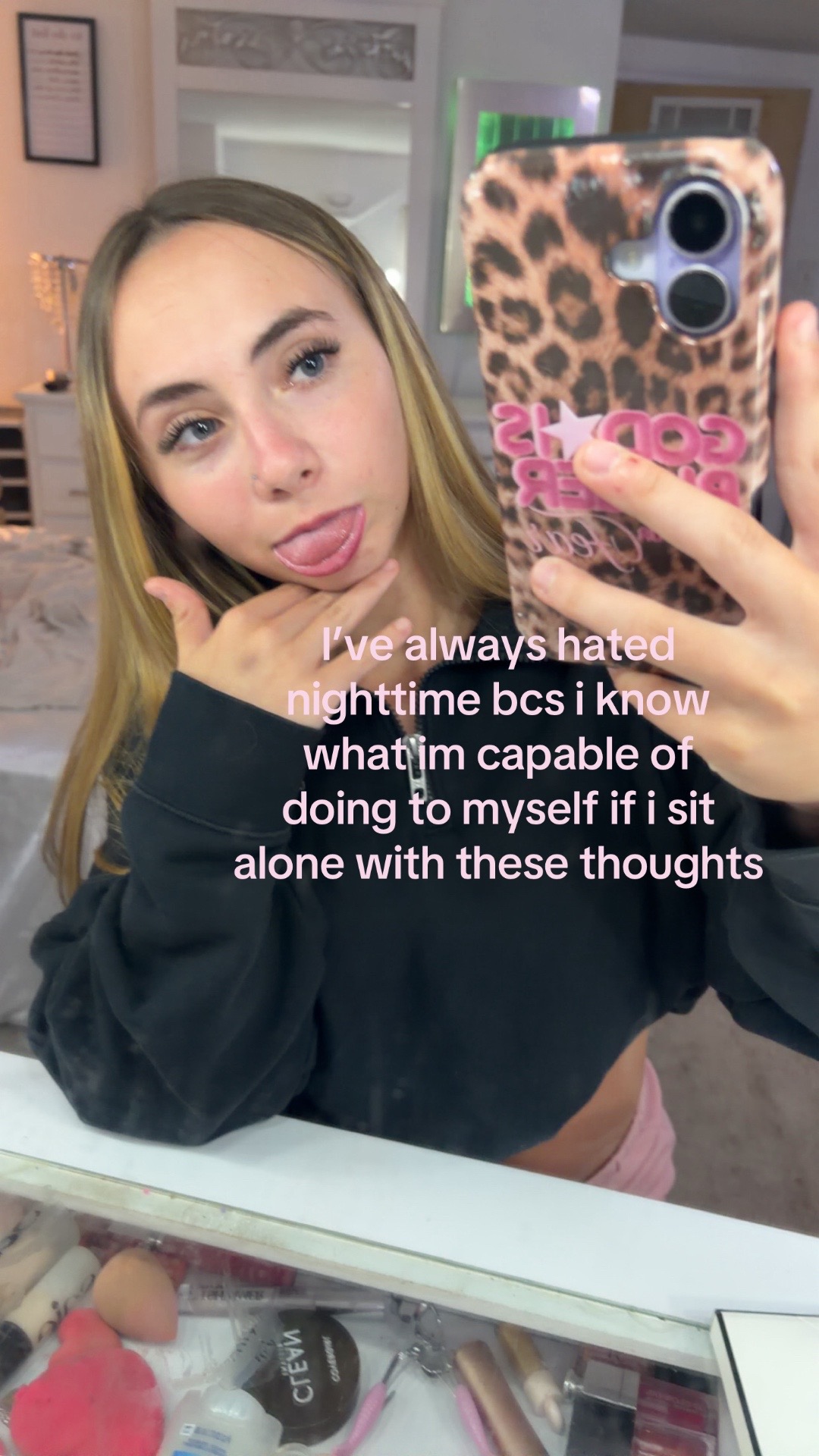 @???