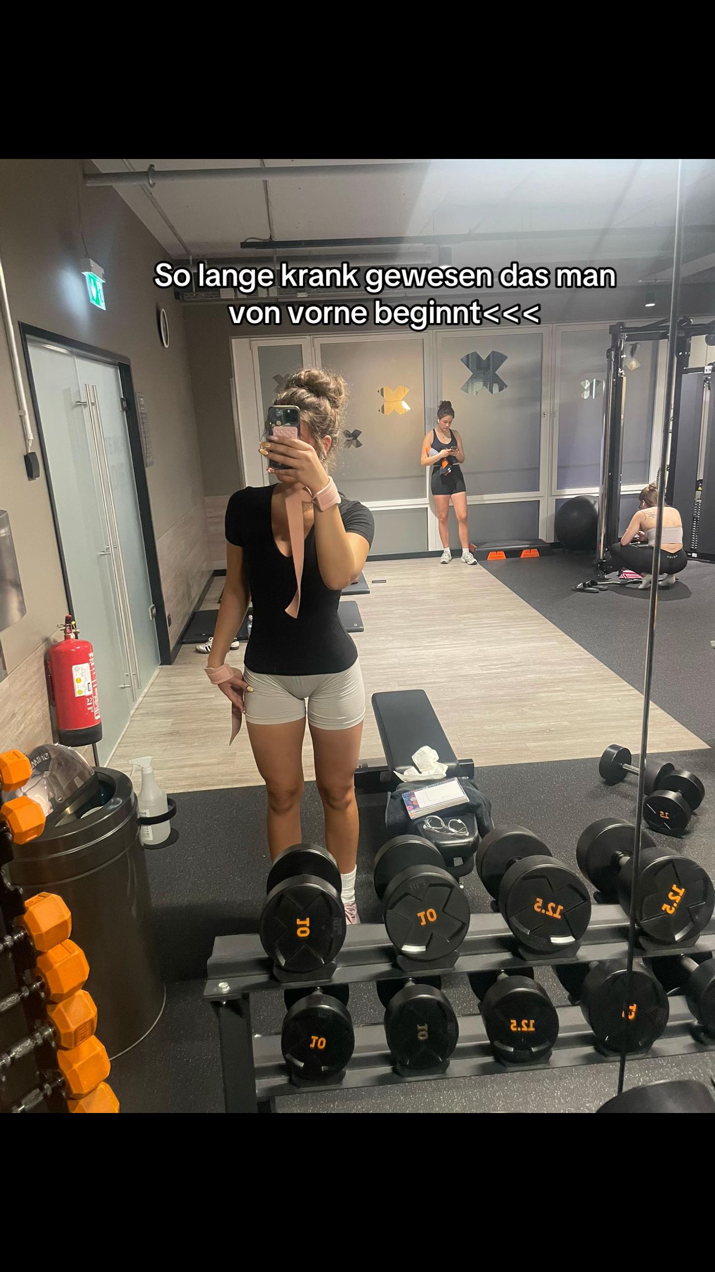 @&Auml;nnii 🍇