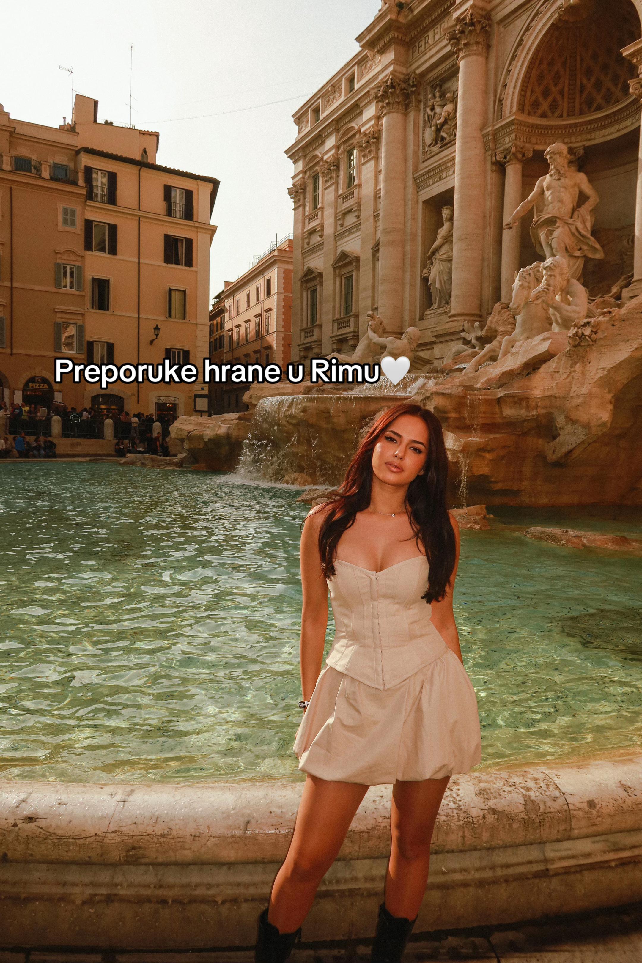 @eleenii
