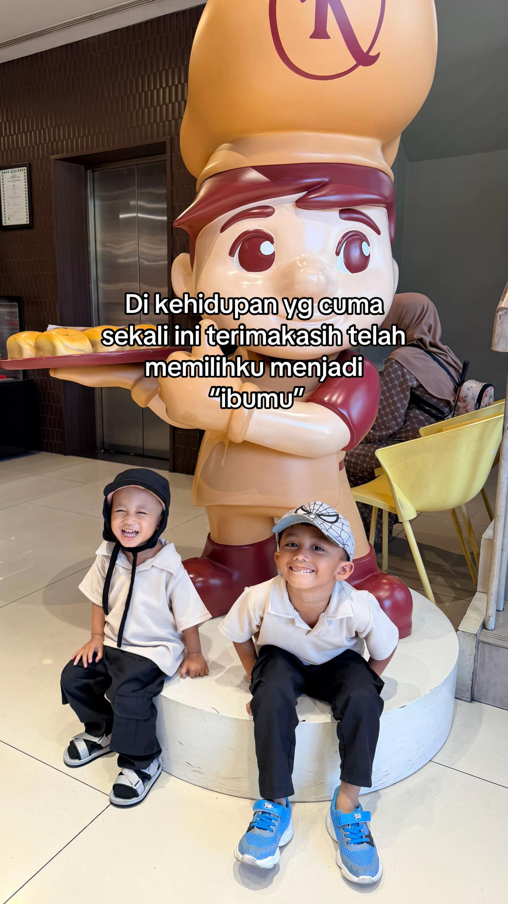 @Amihnya Keenan & Kafi