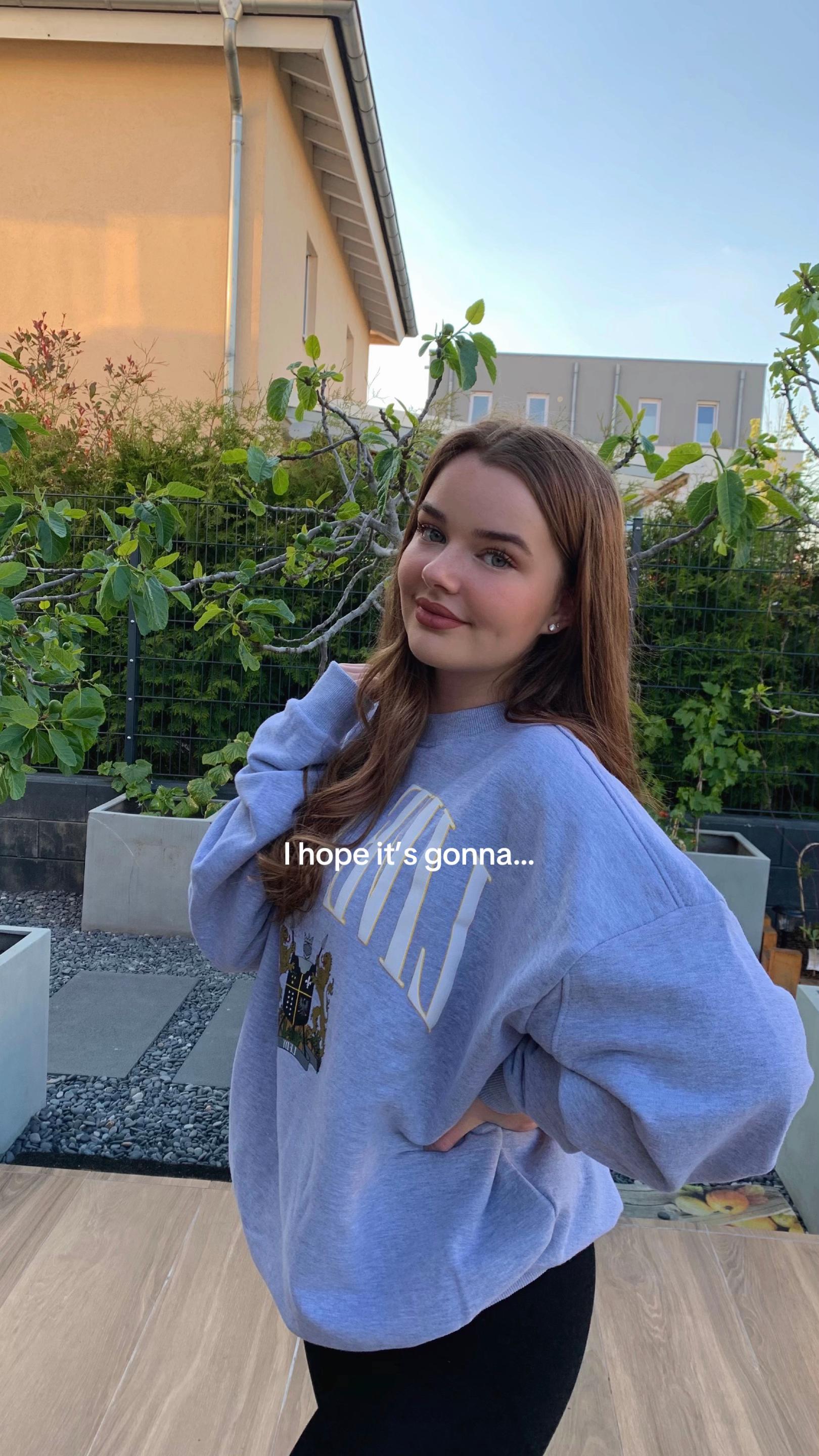 @Lara