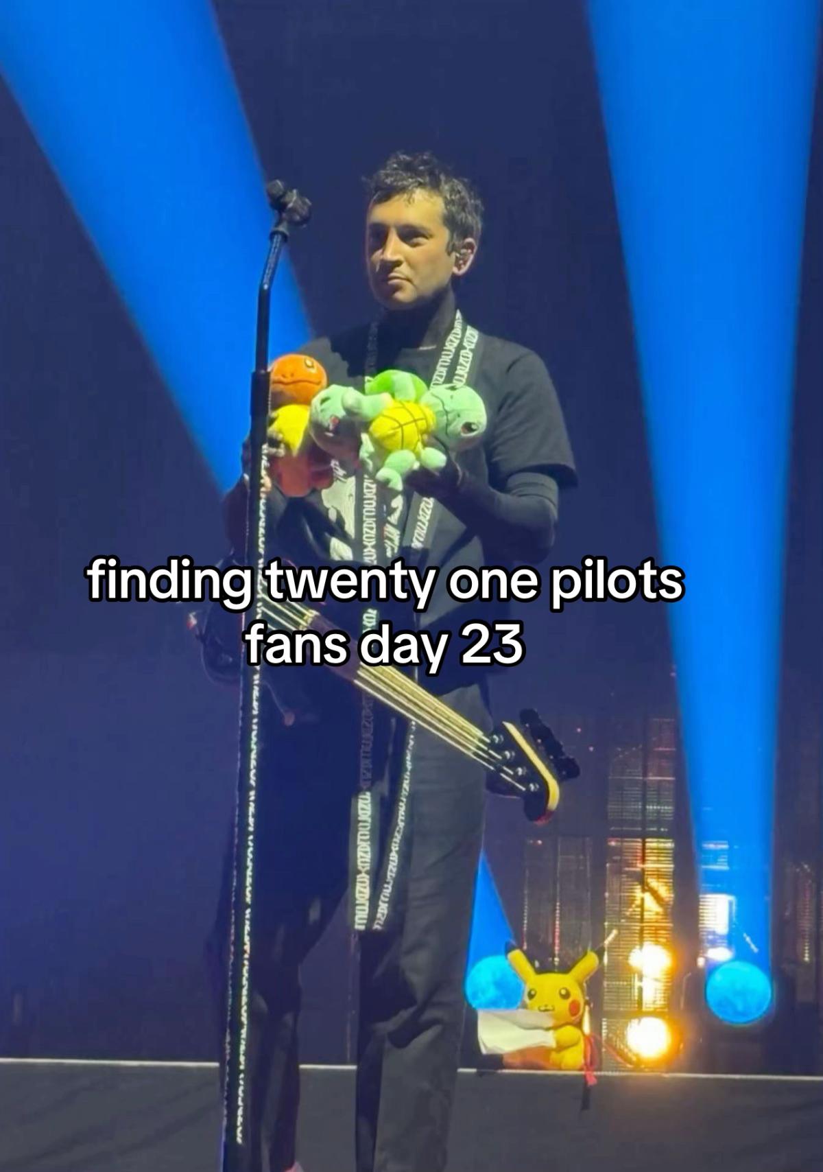 @mia |-/