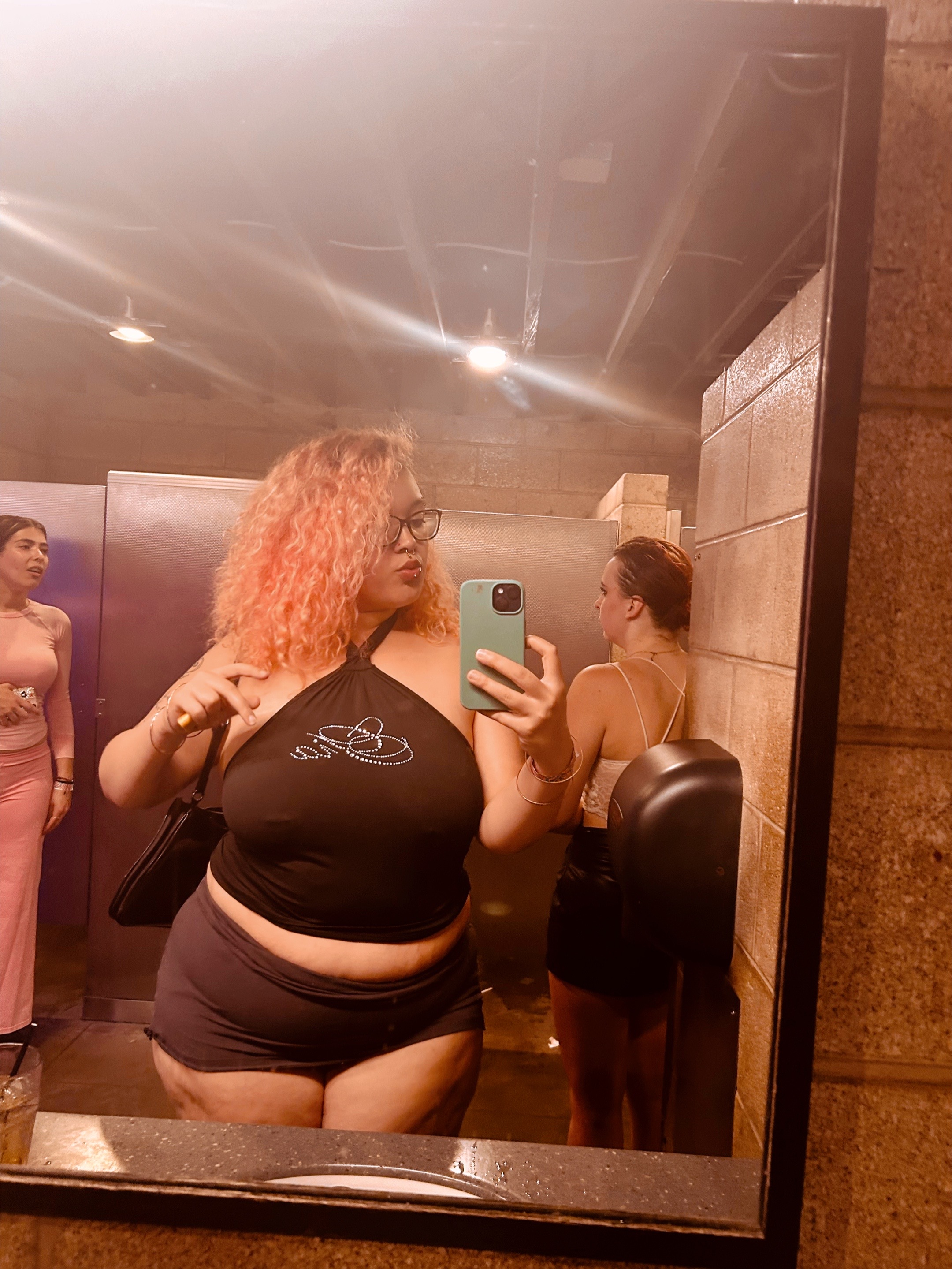 @thickbbria