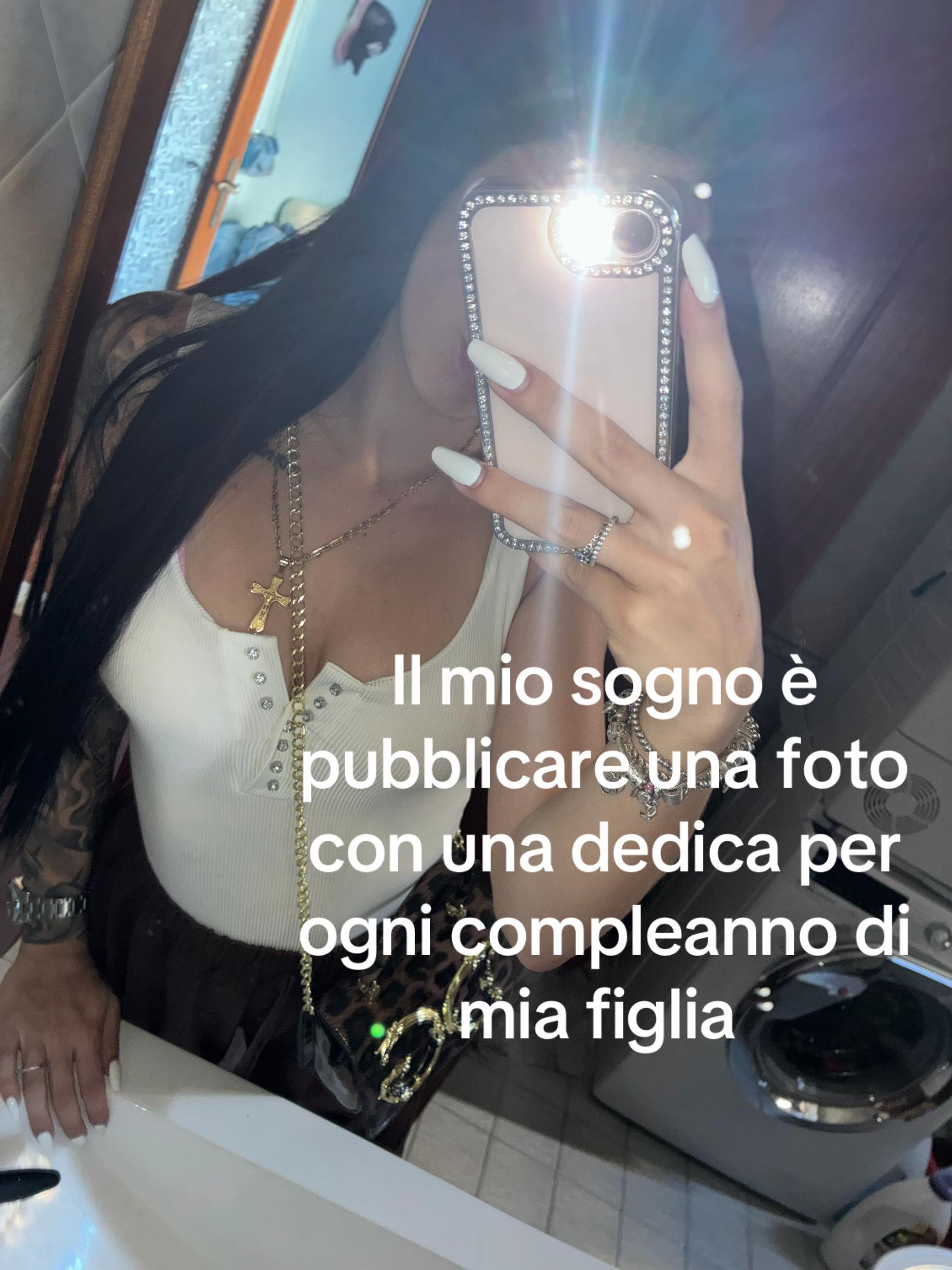 @𝑀𝑒𝓁𝒾𝓈𝓈𝒶 𝒷𝒾𝒶𝓃𝒸𝒽𝒾