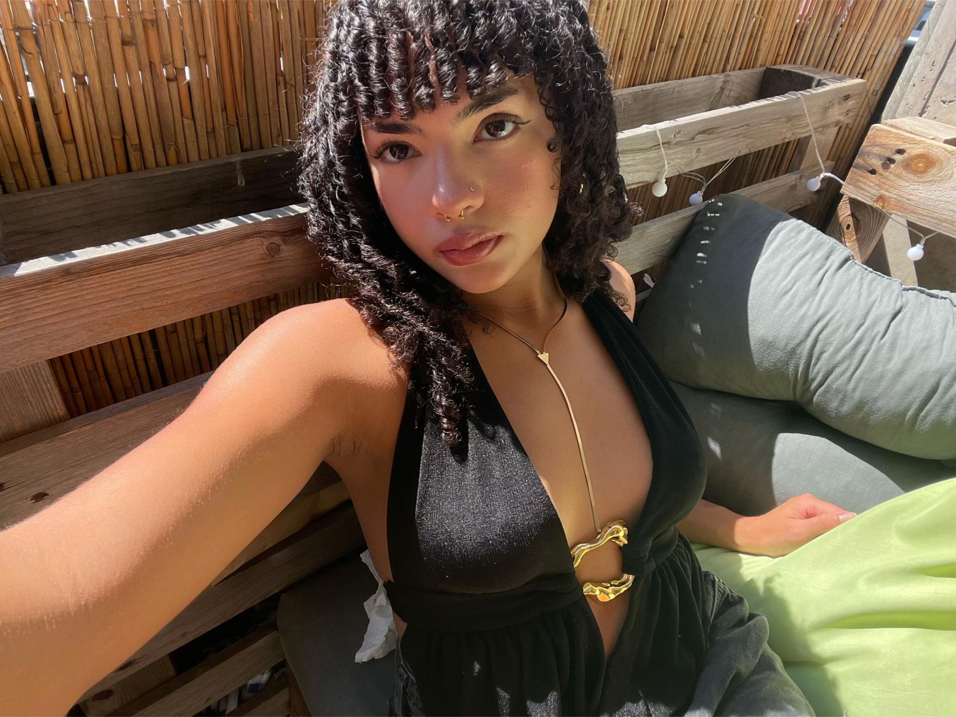 @peachesandcream