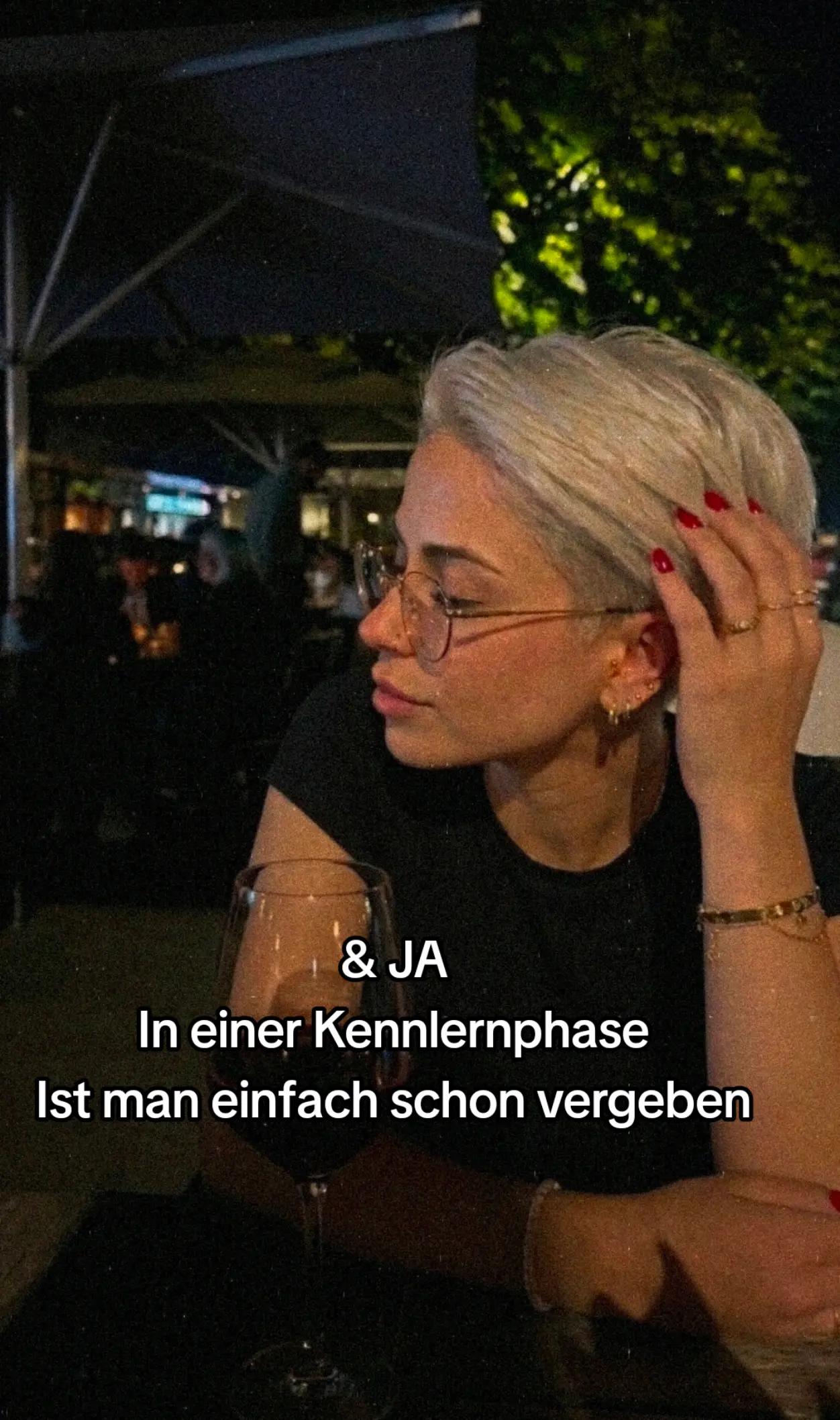 @L E N A 🎀🏳️🌈