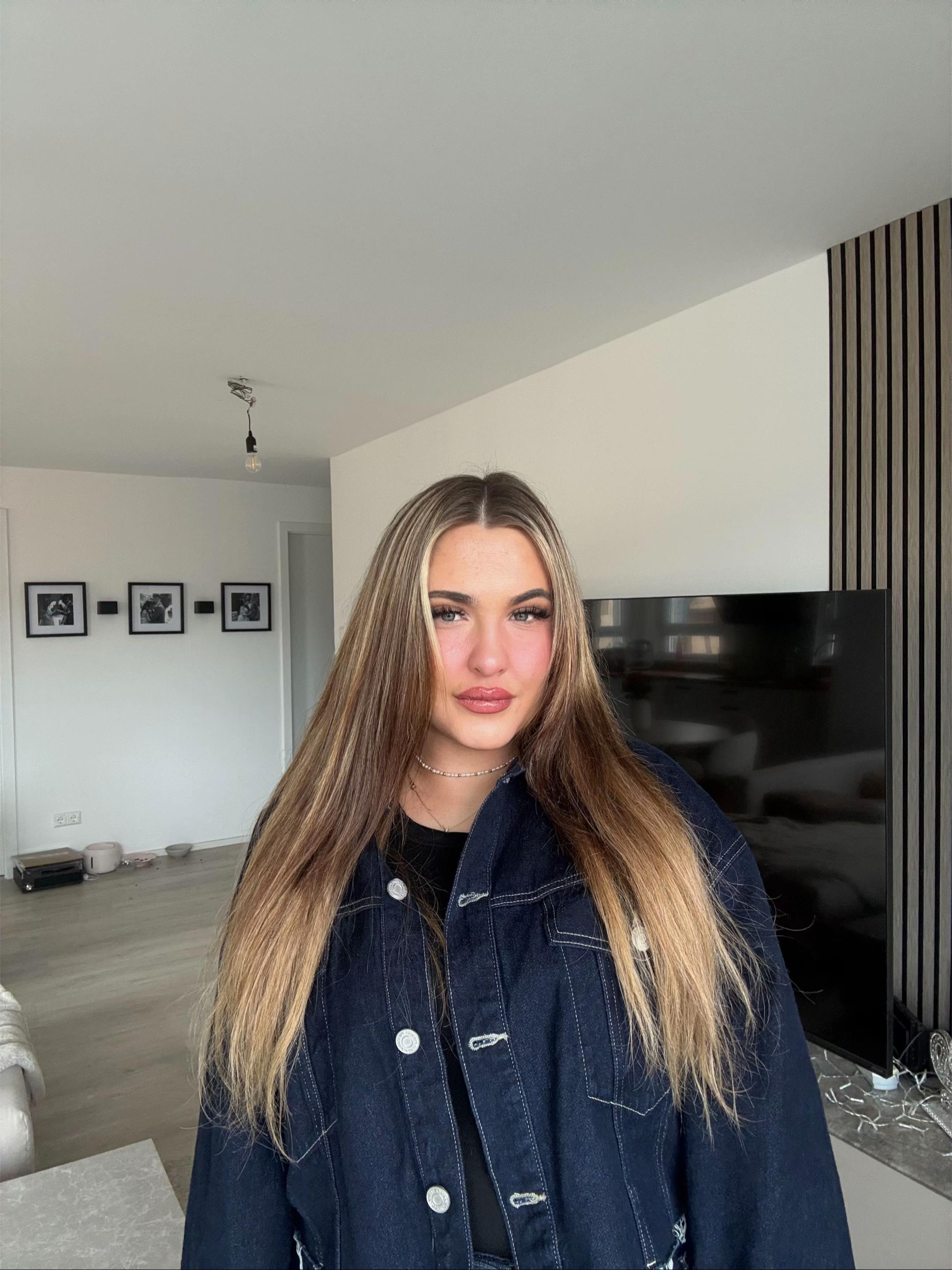 @Mihri🧸