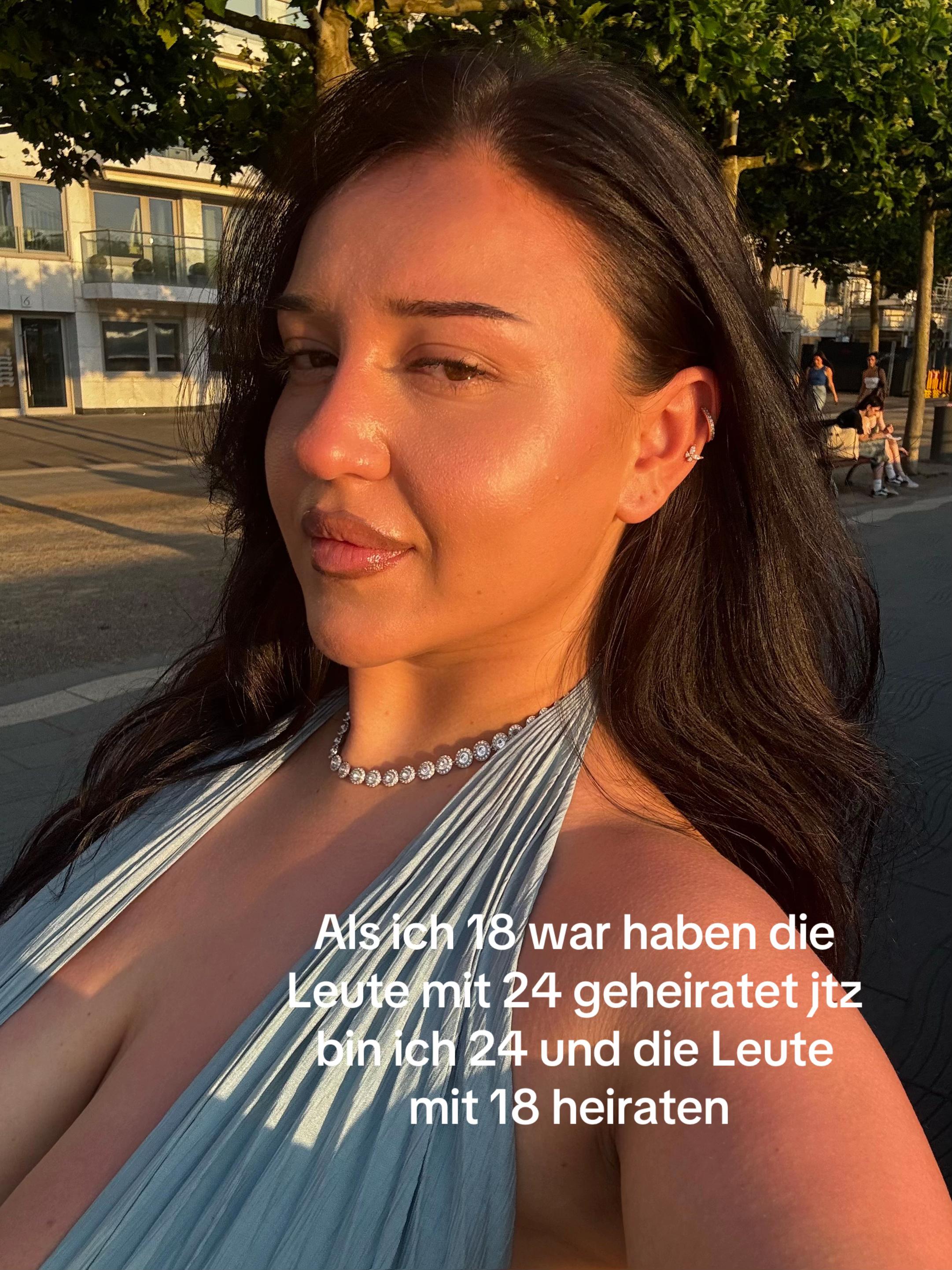 @Lonaa