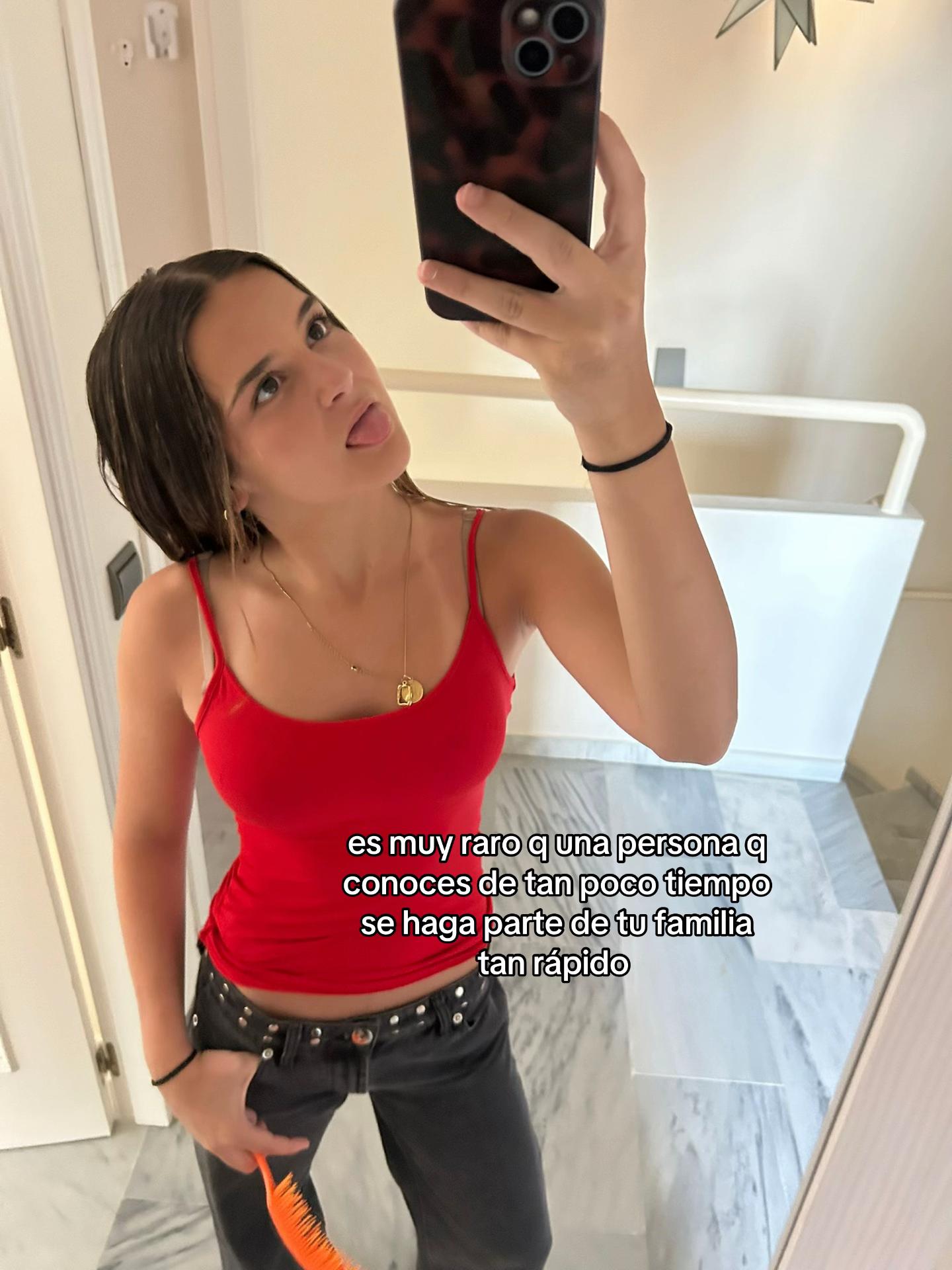 @isadeluquee
