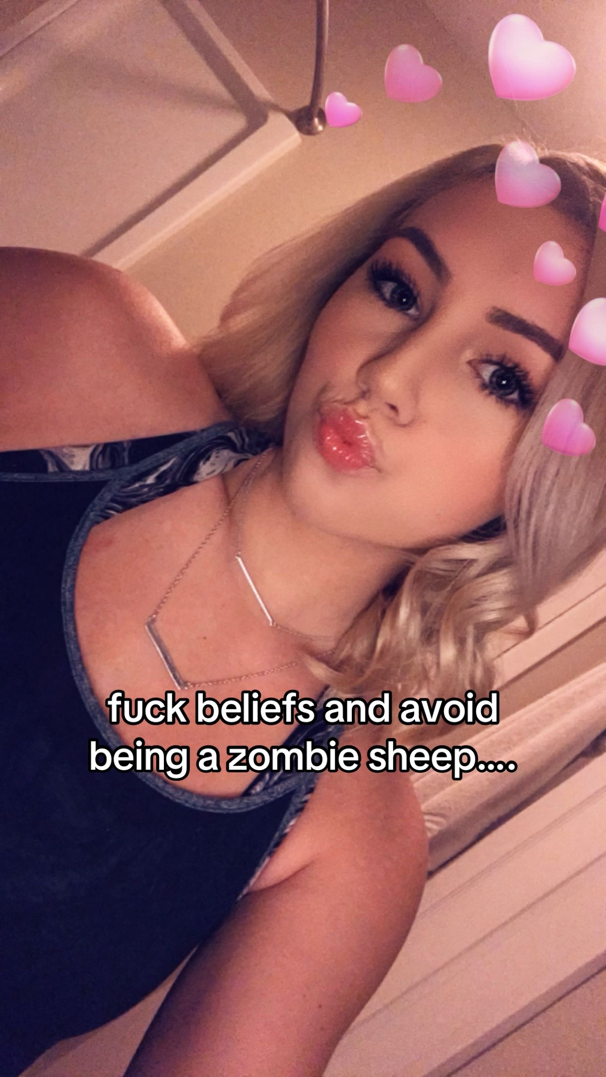 @𝔐𝔞𝔯𝔦𝔩𝔶𝔫𝔫🕸️🥀